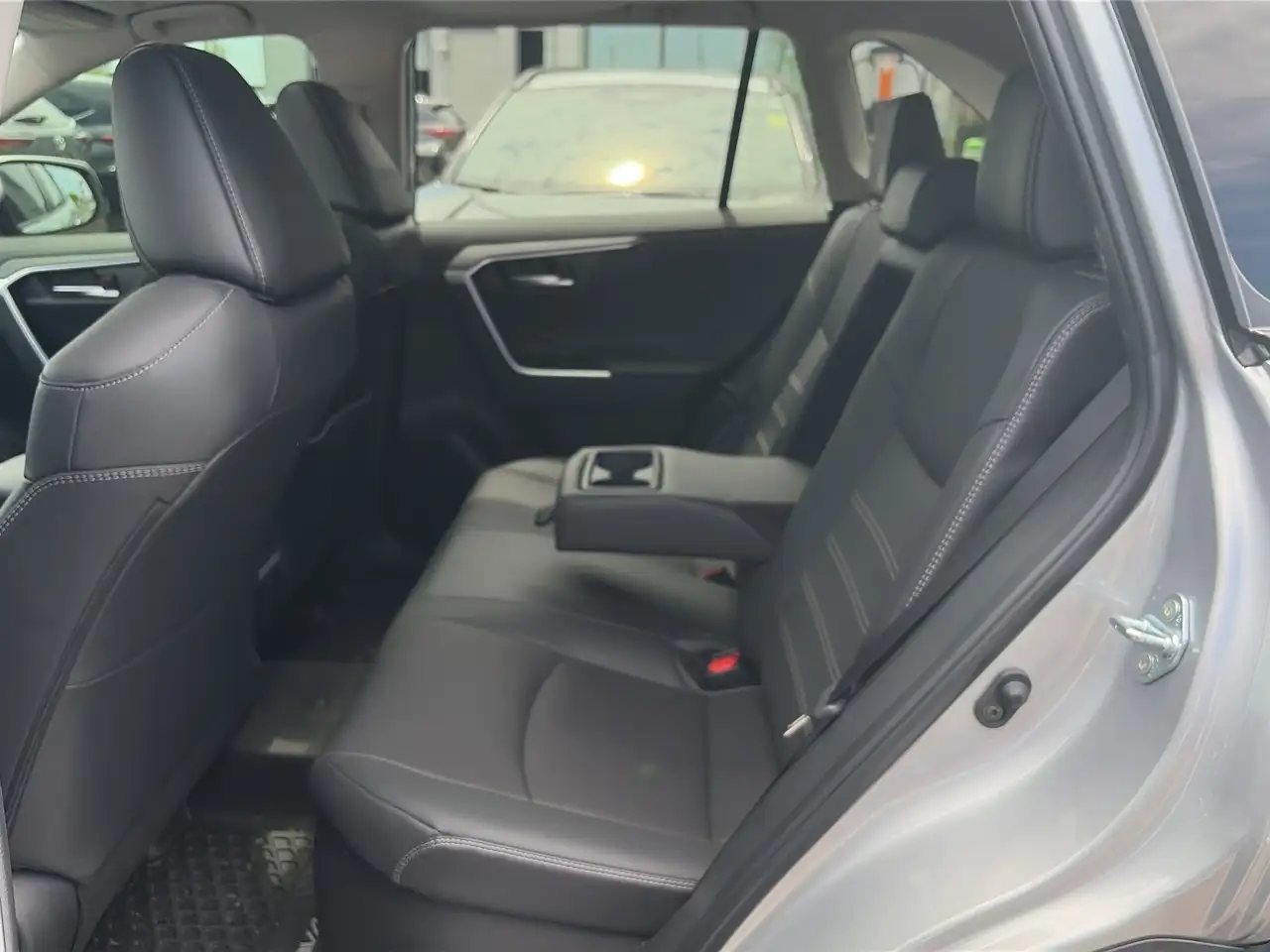 Toyota RAV 4 снимка Toyota RAV 4