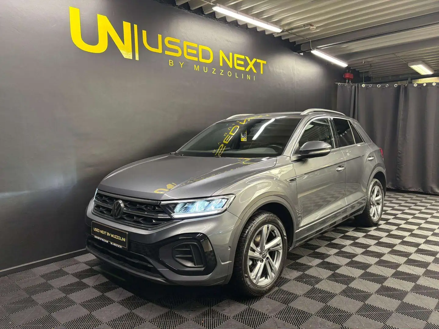 Volkswagen T-Roc R LINE TSI 150 DSG7 Gris - 1
