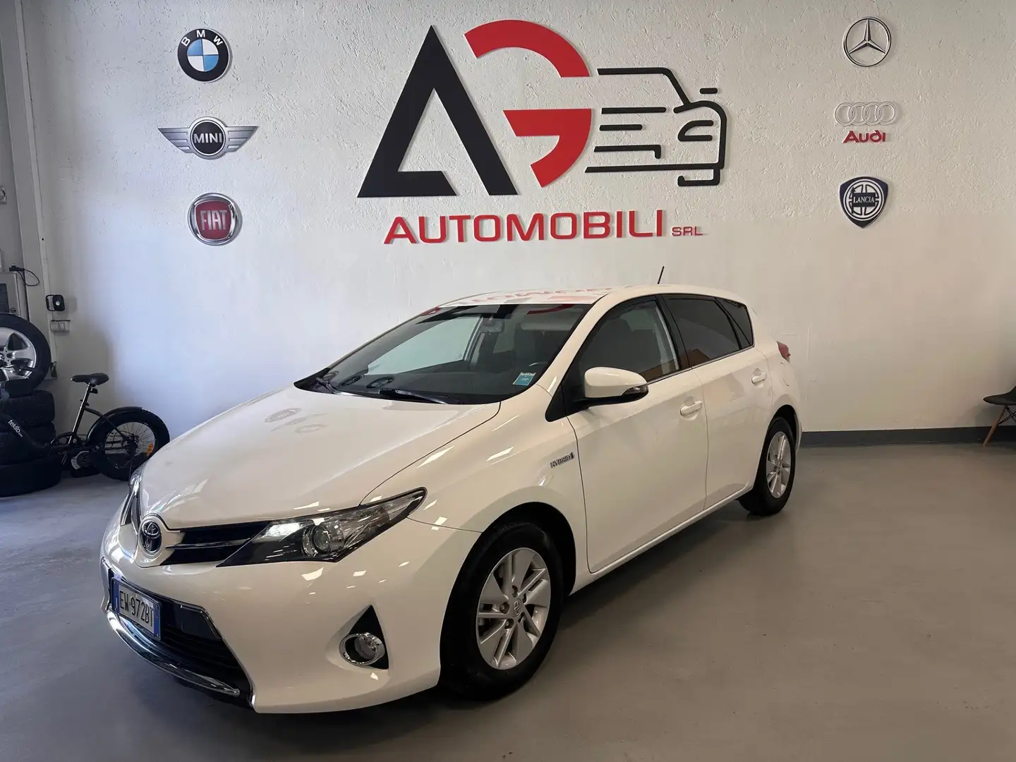 Toyota Auris Auris 5p 1.8h Active+ Blanc - 1