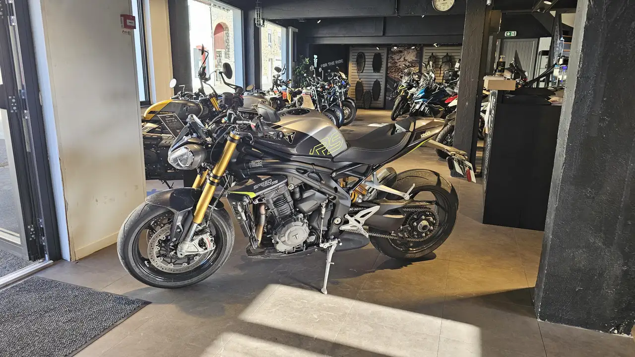 Triumph Speed Triple 1200