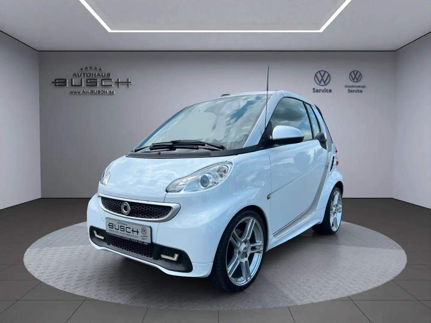 smart forTwo fortwo cabrio Micro Hybrid Drive 52kW Blanc - 1