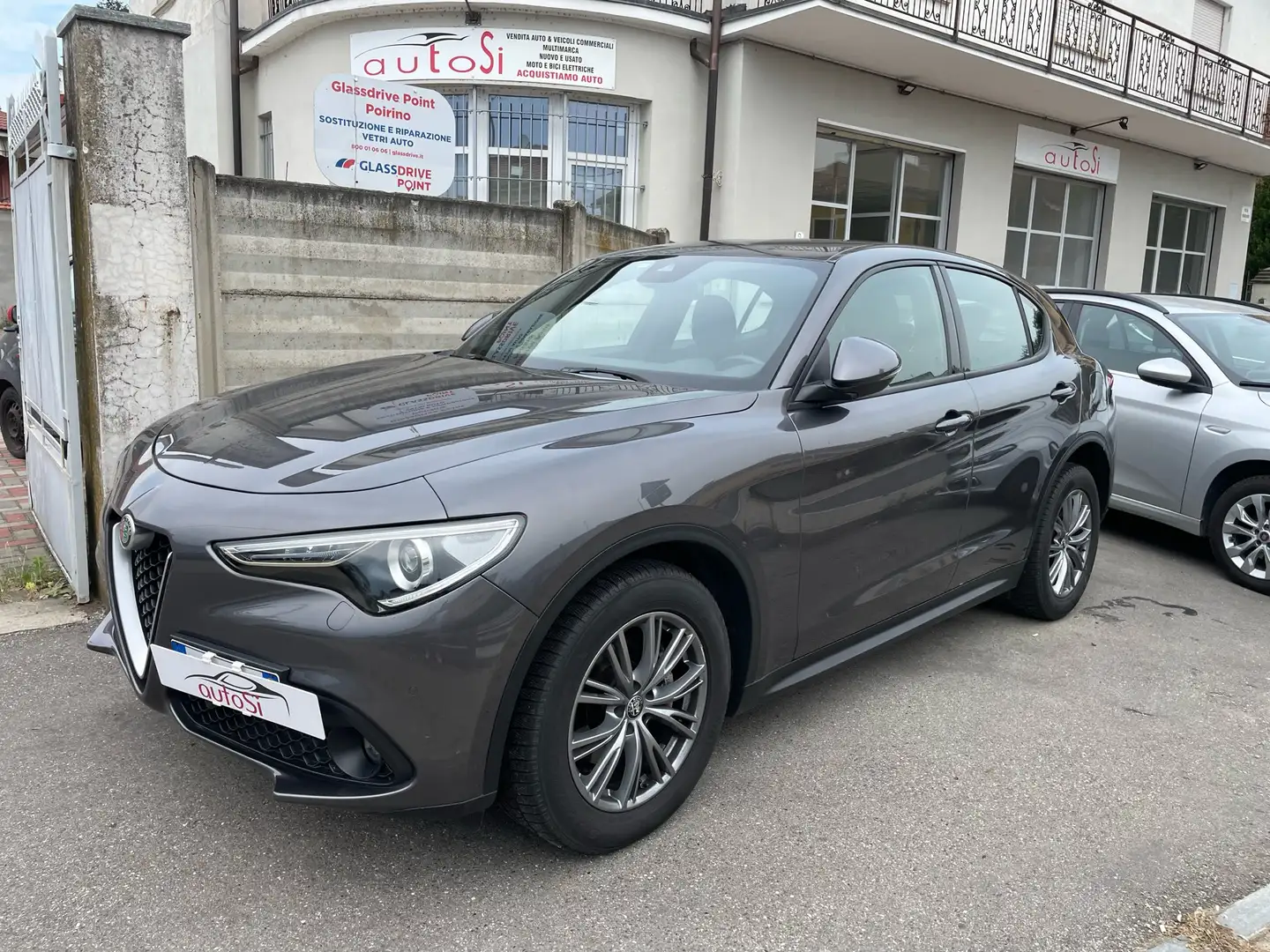 Alfa Romeo Stelvio Stelvio 2.2 t Business rwd 160cv auto/ NO VINCOLI Grigio - 1