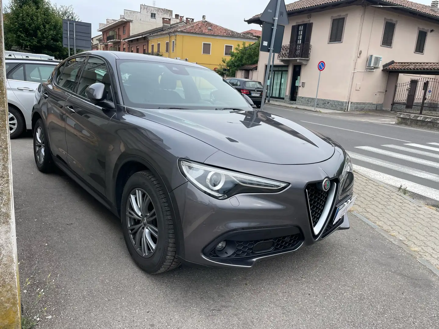 Alfa Romeo Stelvio Stelvio 2.2 t Business rwd 160cv auto/ NO VINCOLI Grigio - 2