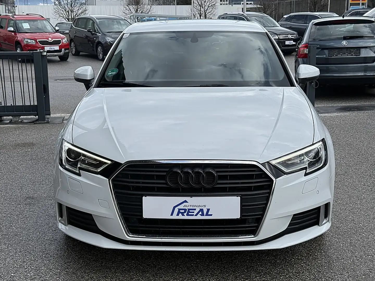 Audi A3 1,6 TDI design/sport Weiß - 2