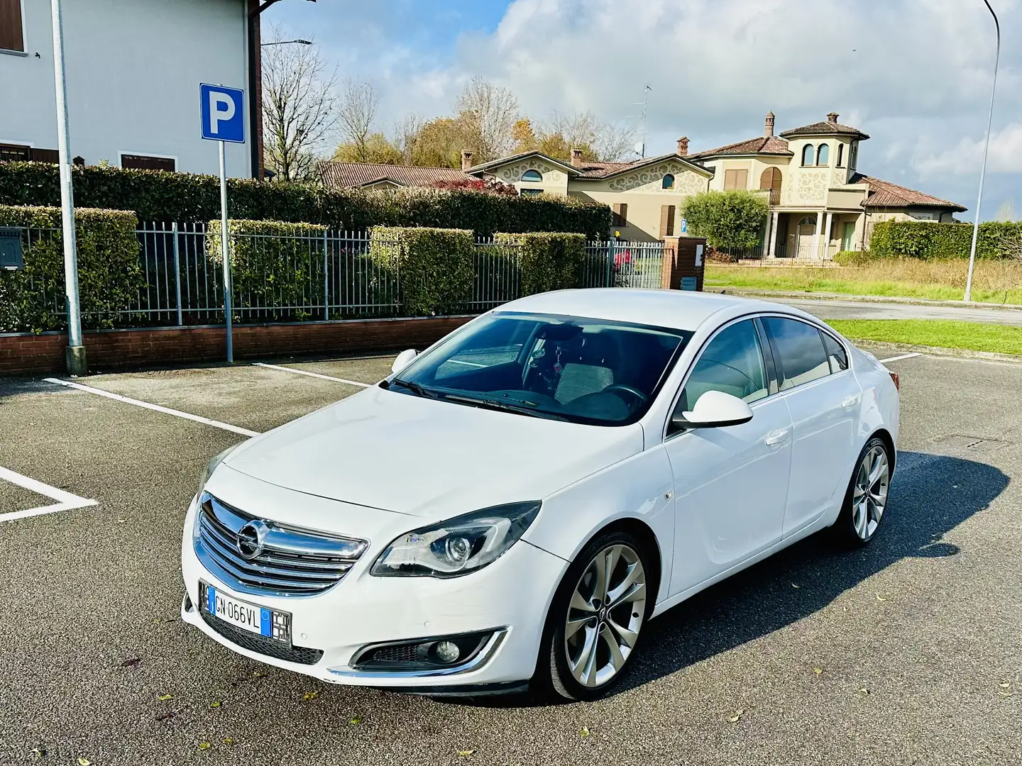 Opel Insignia 4p 2.0 cdti Cosmo Business 99gr 140cv - 2