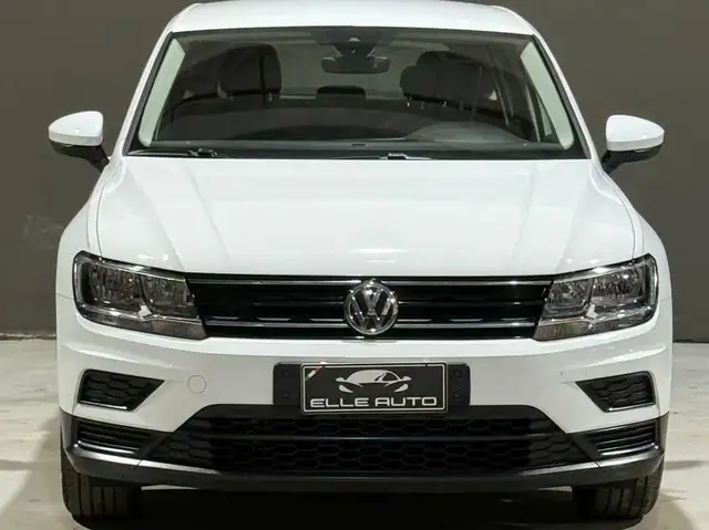 Volkswagen Tiguan view 12