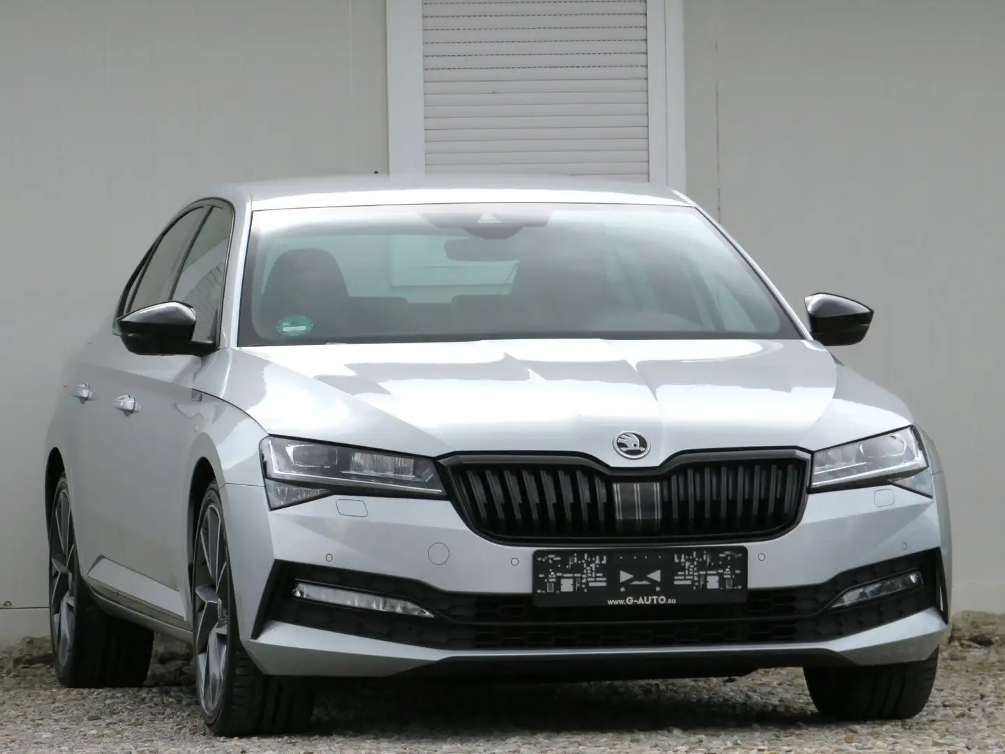 Skoda Superb Lim. Sportline FACELIFT 2.0 DSG/KAMERA Silber - 1