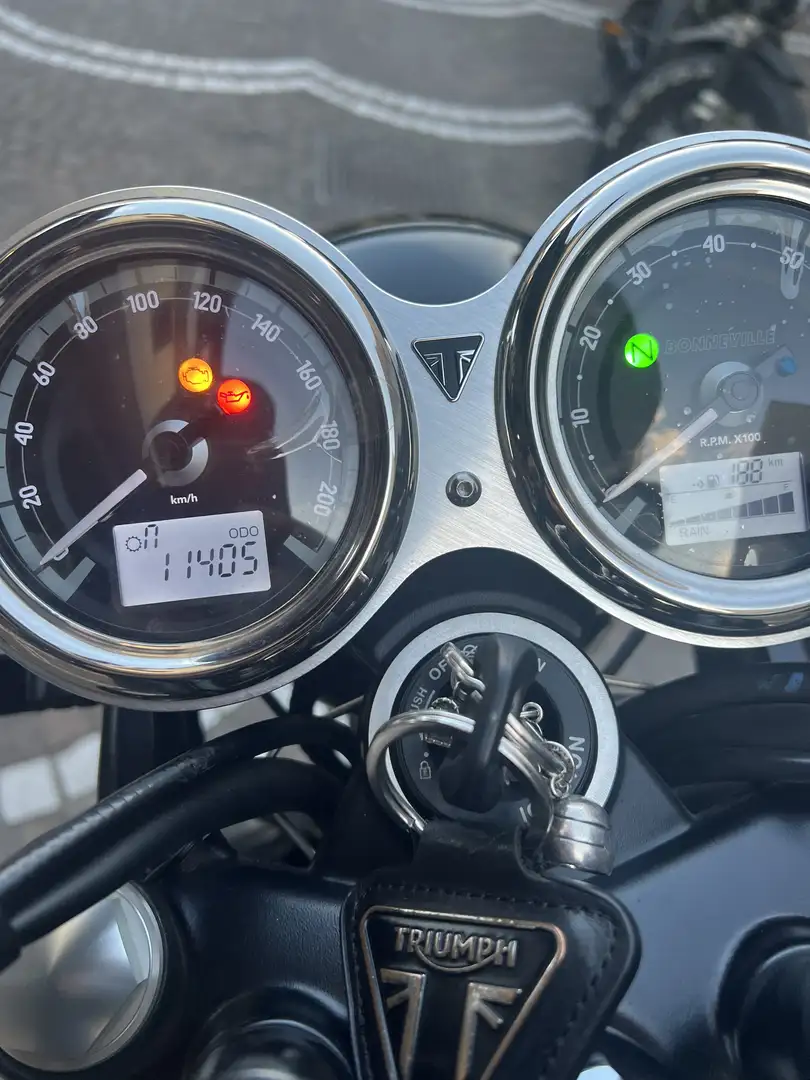 Triumph Bonneville T120 full Černá - 1