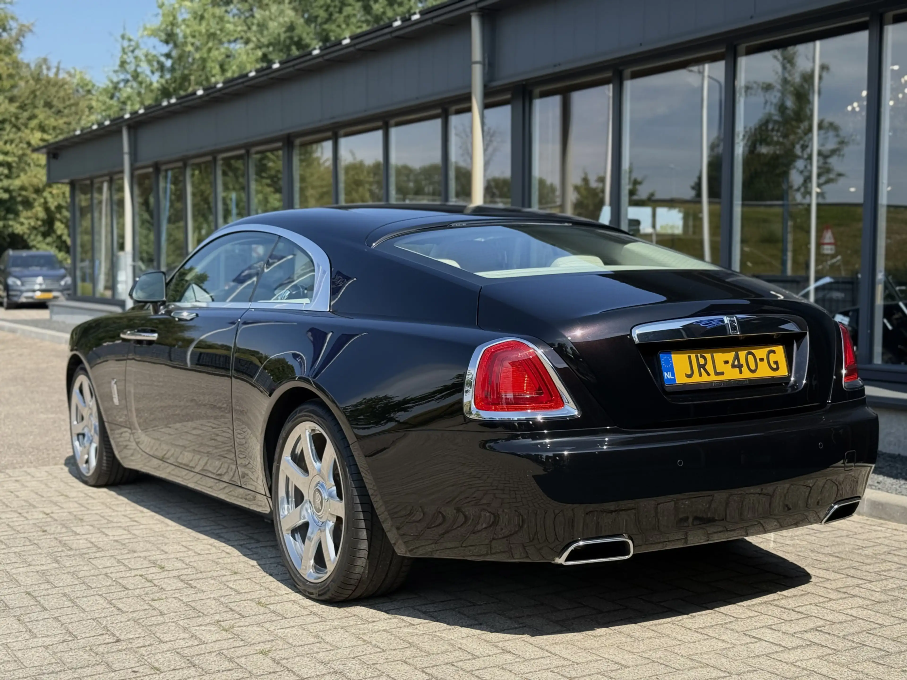 Rolls-Royce Wraith 6.6 V12 — photo 2