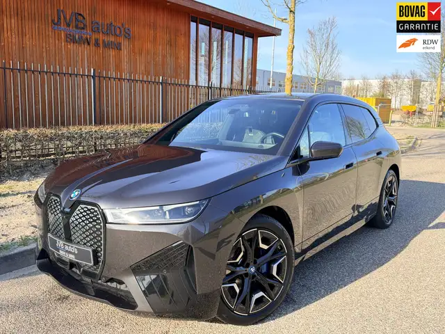 BMW iX XDrive50, 112 kWh, Sportpakket, trekhaak, H&K, Pan