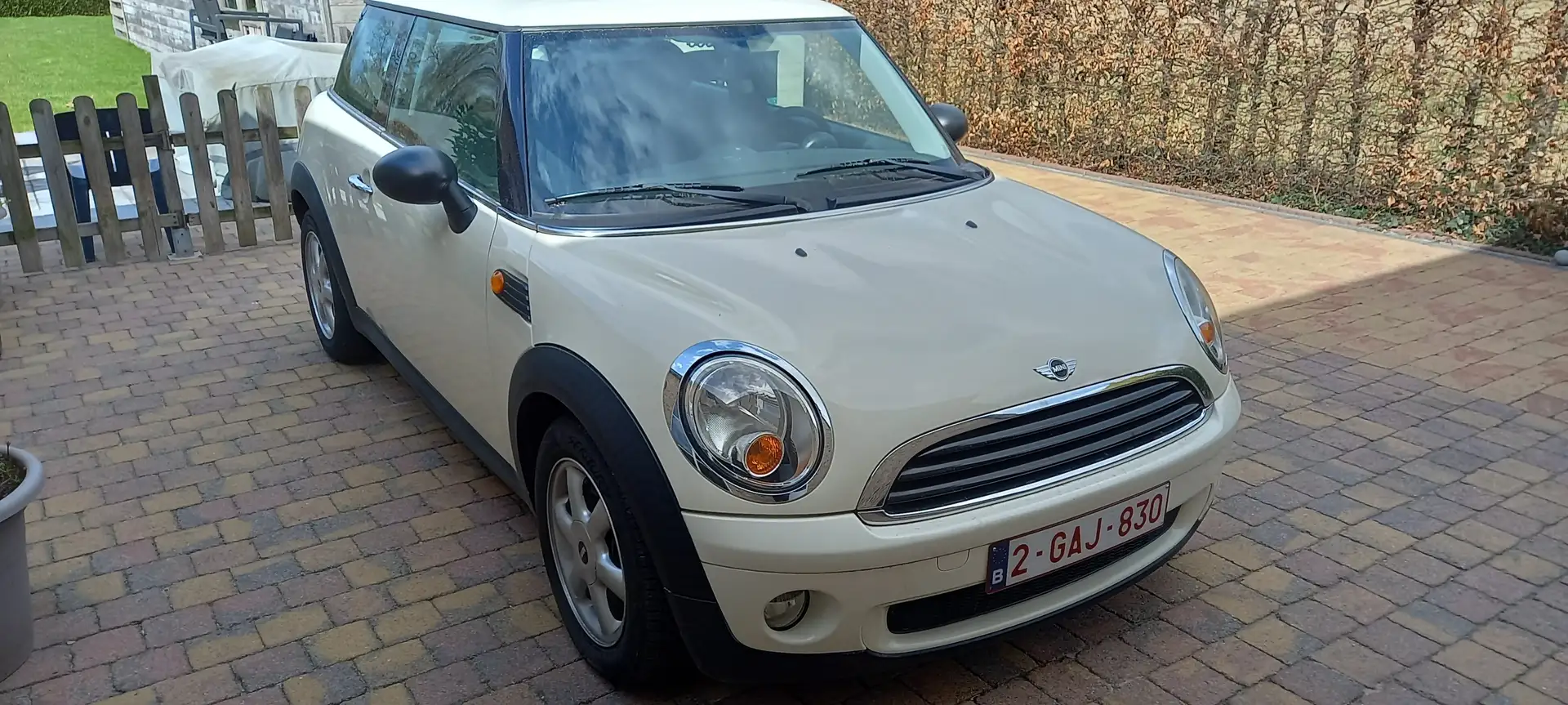 MINI One Mini One Beige - 1