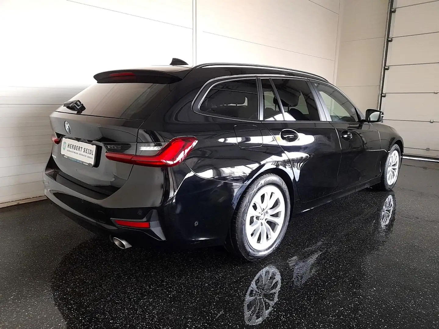 BMW 318 d Touring Advantage Aut. *VIRTUELL / LED / SPOR... Чорний - 2