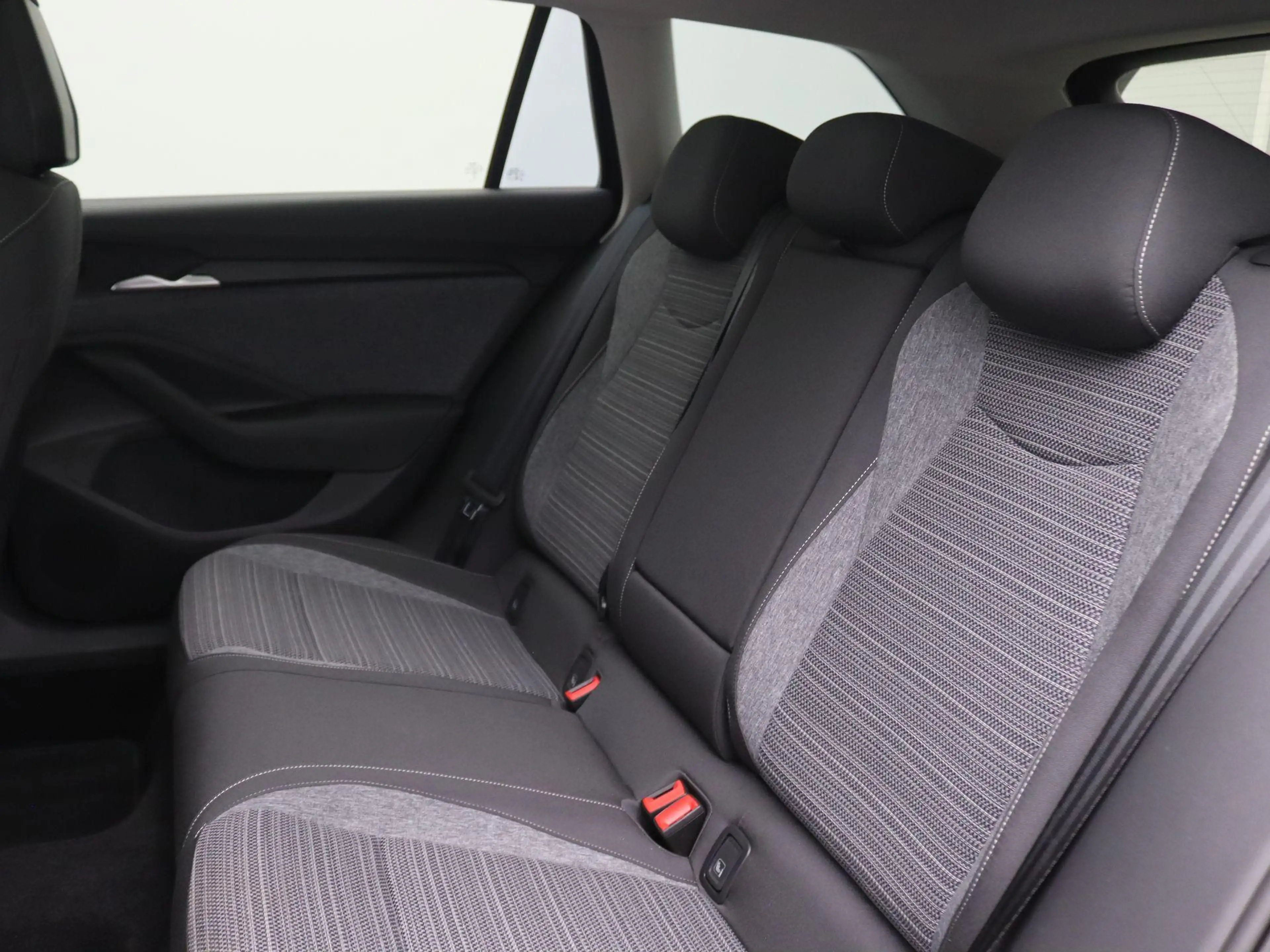 Skoda Superb Combi 1.5 TSI PHEV Business Edition 204PK DSG Pano — photo 7