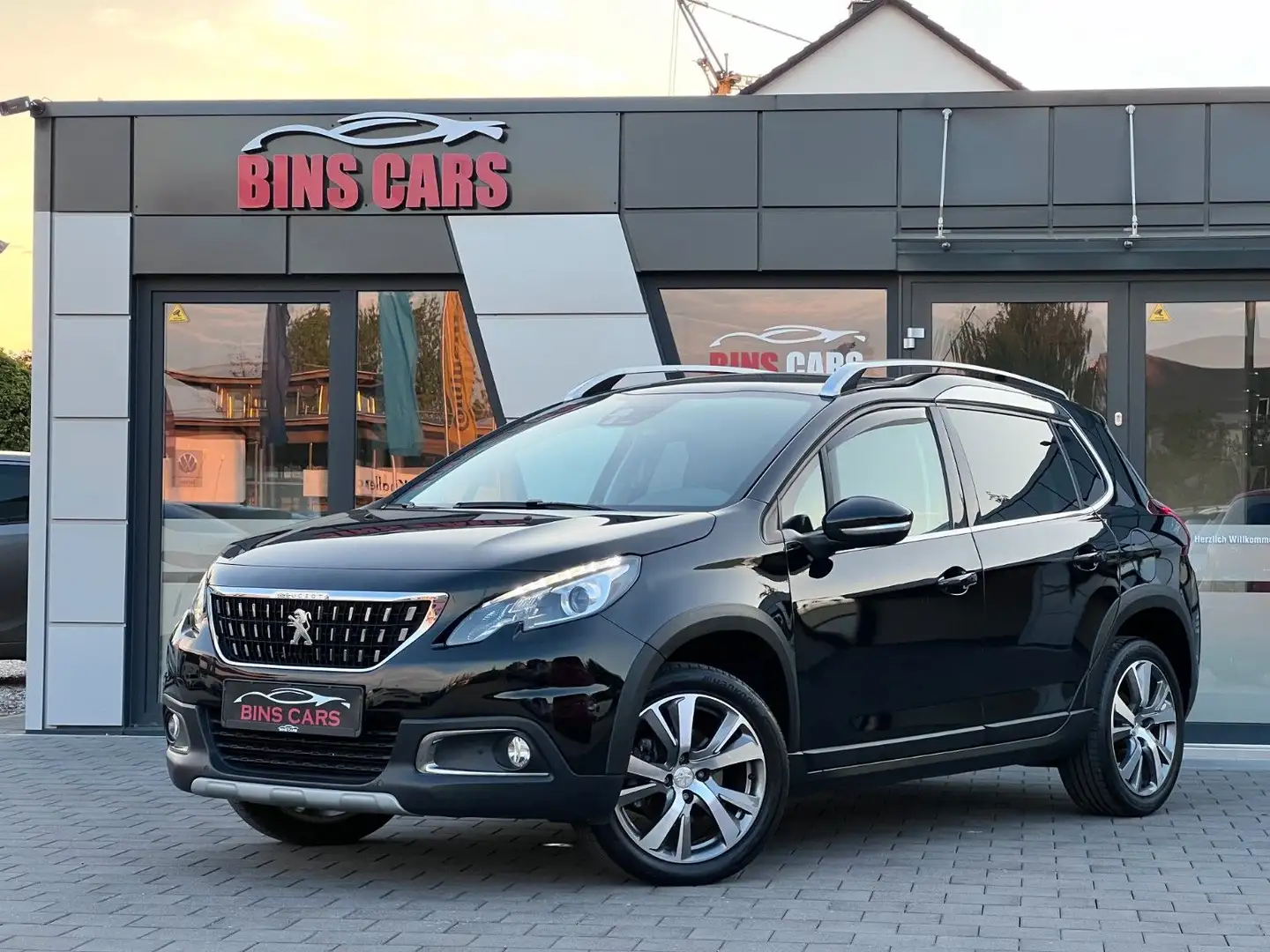 Peugeot 2008 Allure*Kamera*Leder*Panorama*Navi*2,Hand* Schwarz - 1