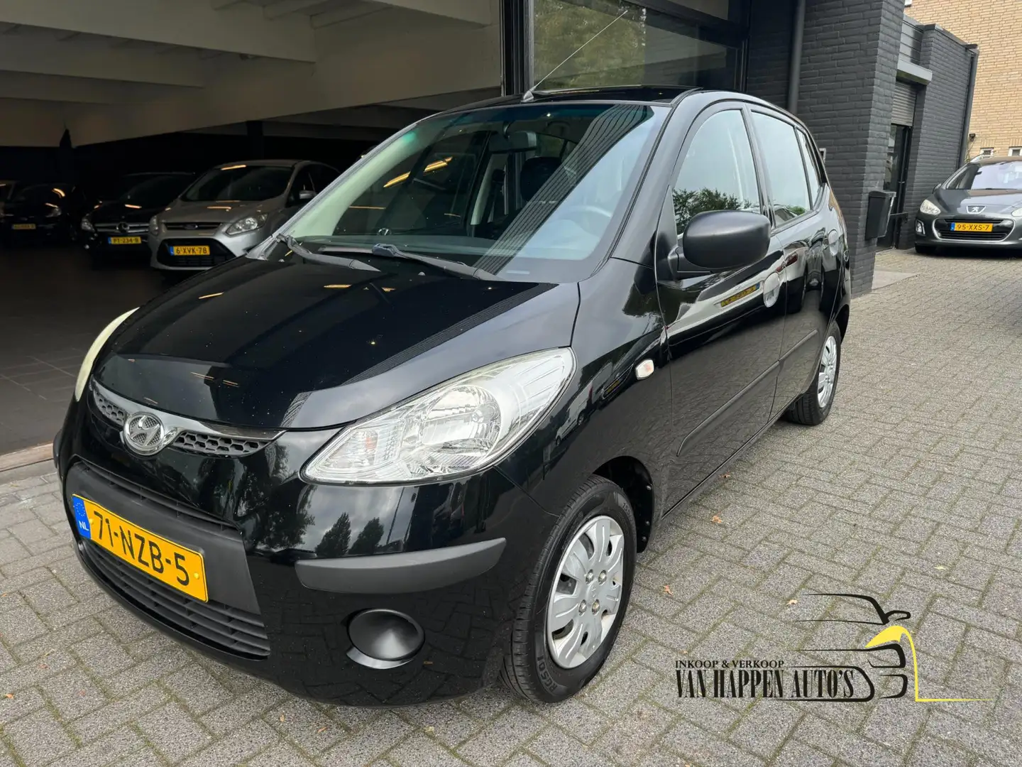 Hyundai i10 1.1 Active Cool Noir - 2