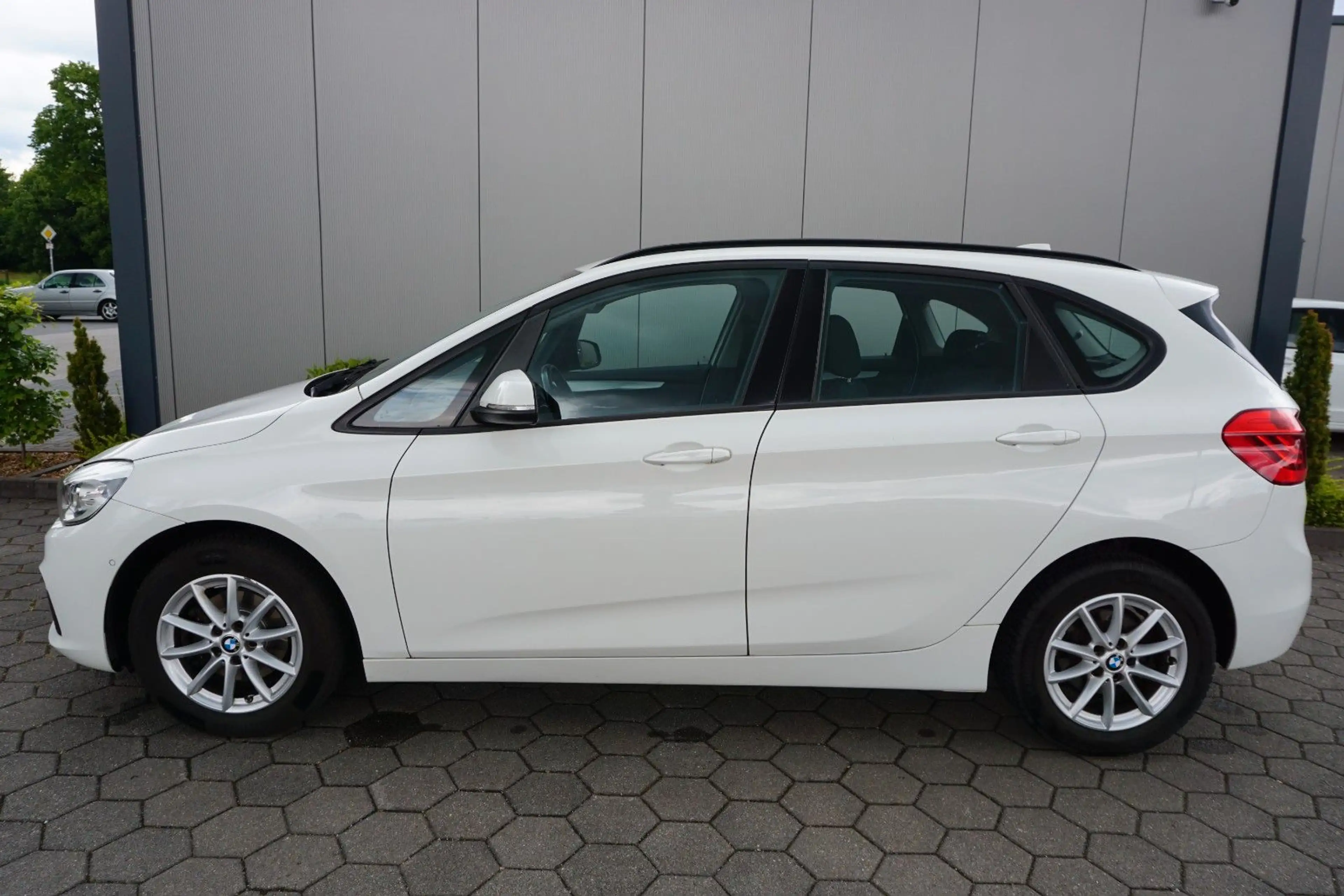 BMW 218 2 Active Tourer 218 d *Advantage — photo 4