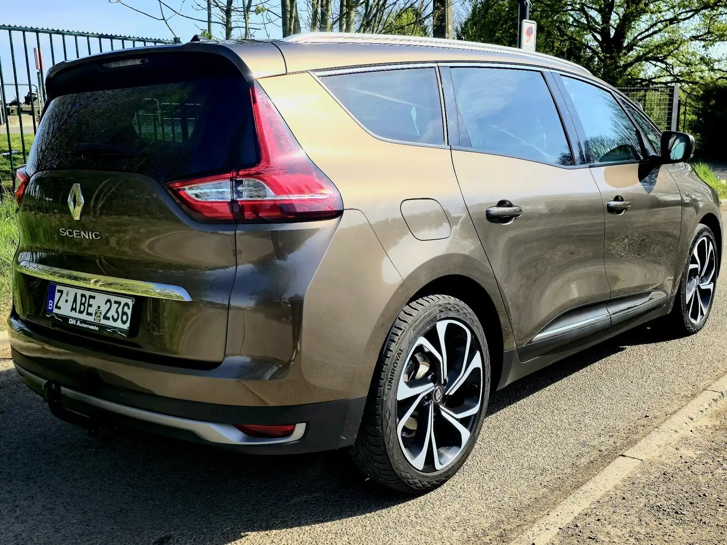 Renault Grand Scenic 1.6dCi Bose Edition*7 PLACES*AUTOMATIQUE*GARANTIE* Grijs - 2