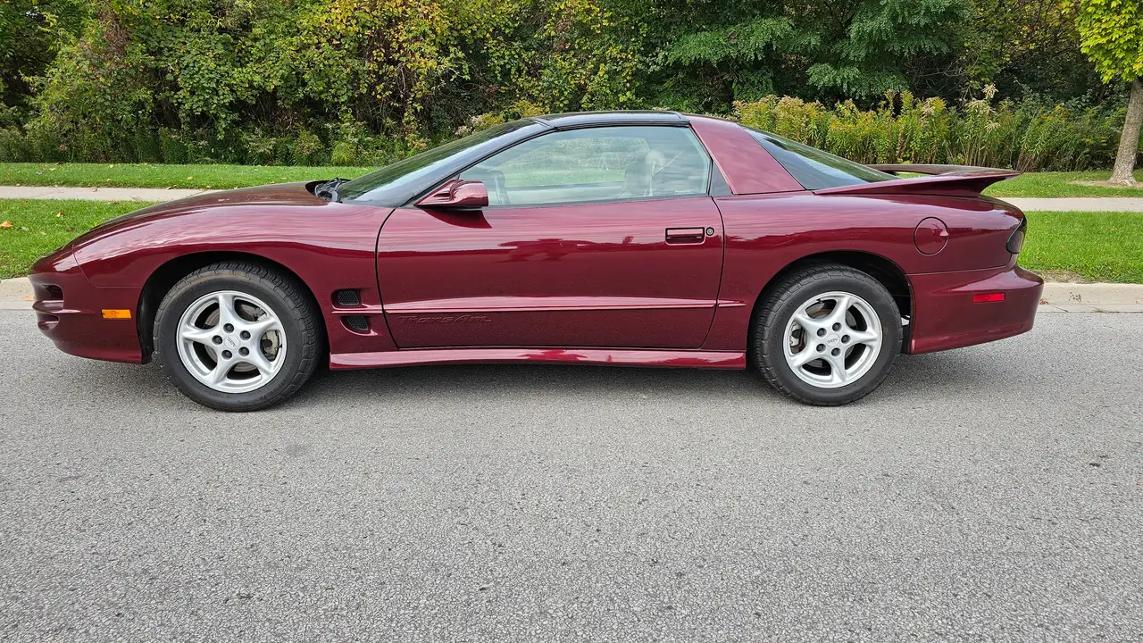 Pontiac Firebird снимка Pontiac Firebird