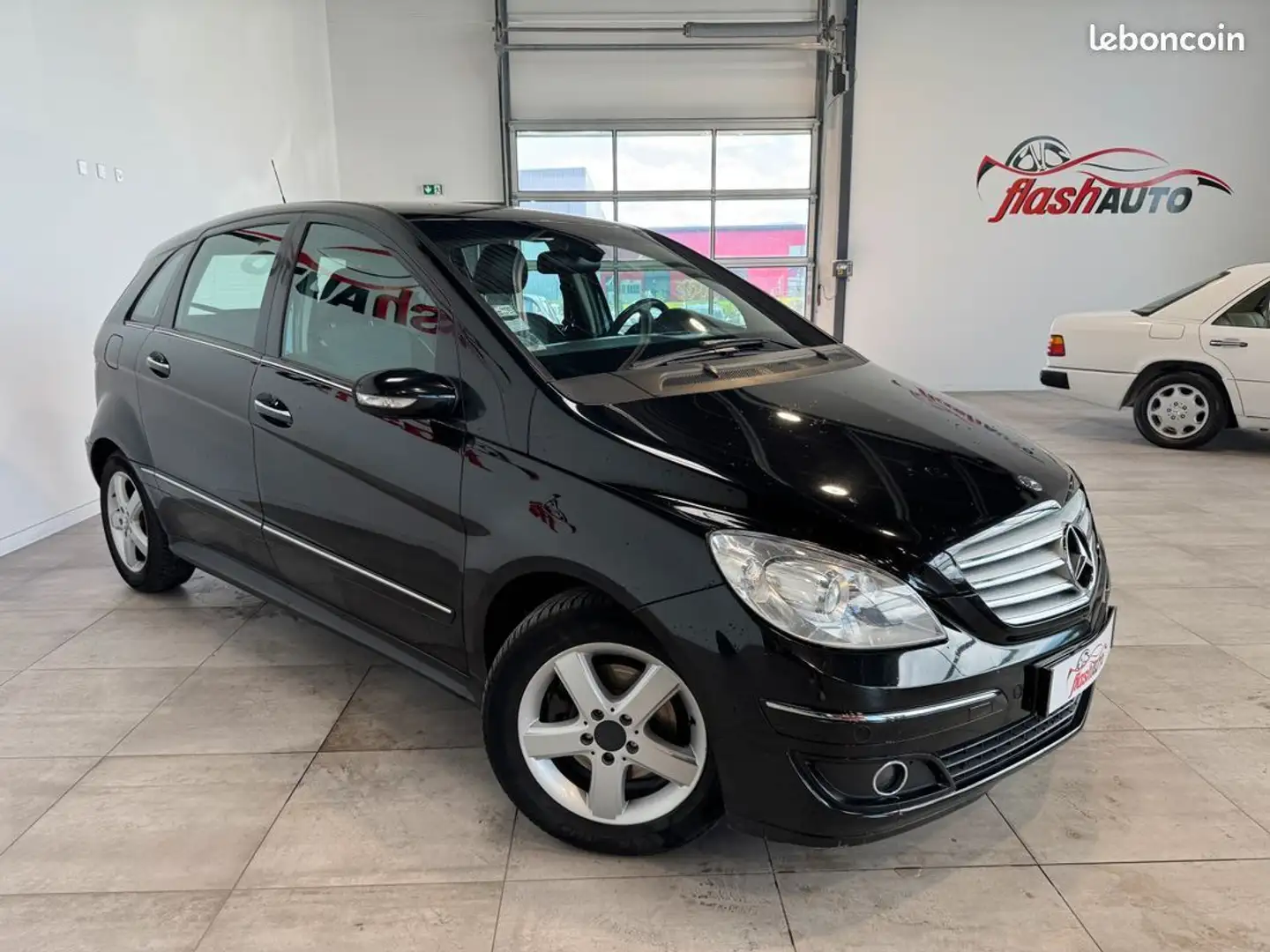 Mercedes-Benz B 180 MERCEDES B180 CDi 110cv-2008 Negru - 2