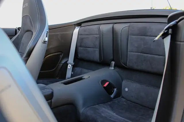 Porsche 911 view 14