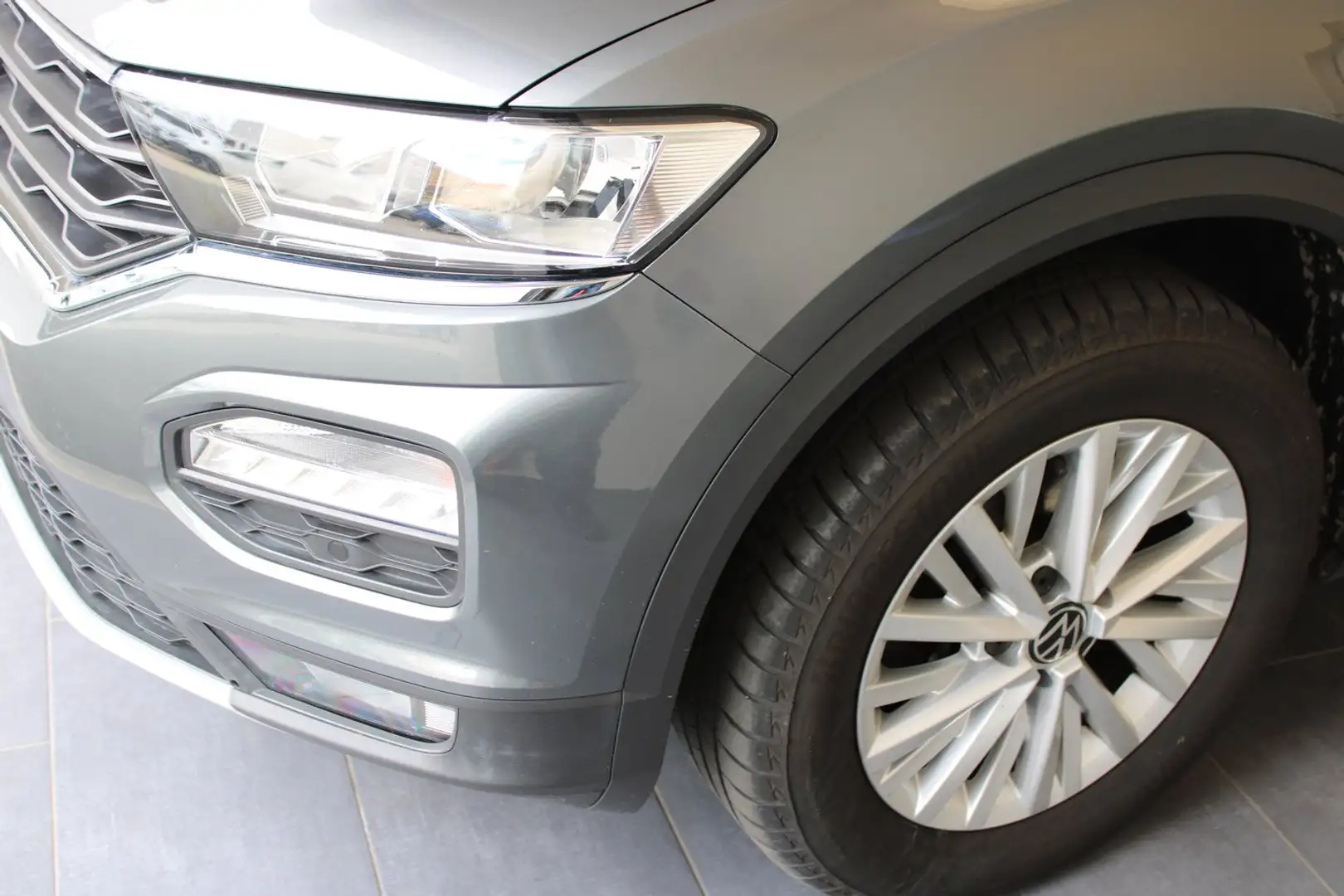 Volkswagen T-Roc Design TSI Grau - 2