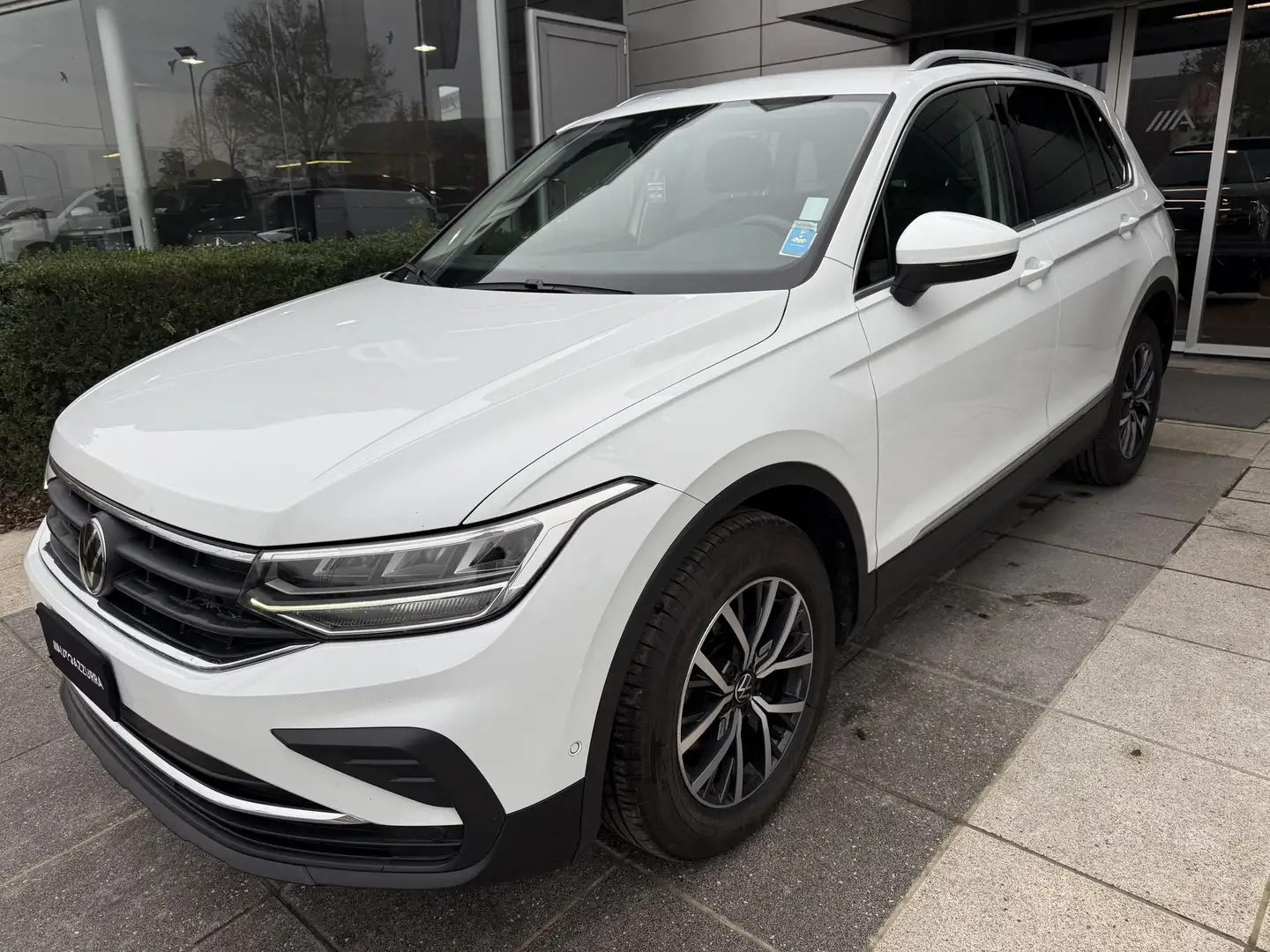 Volkswagen Tiguan Tiguan 2.0 TDI 150 CV SCR DSG Life *PROMO AZZURRA Bianco - 1