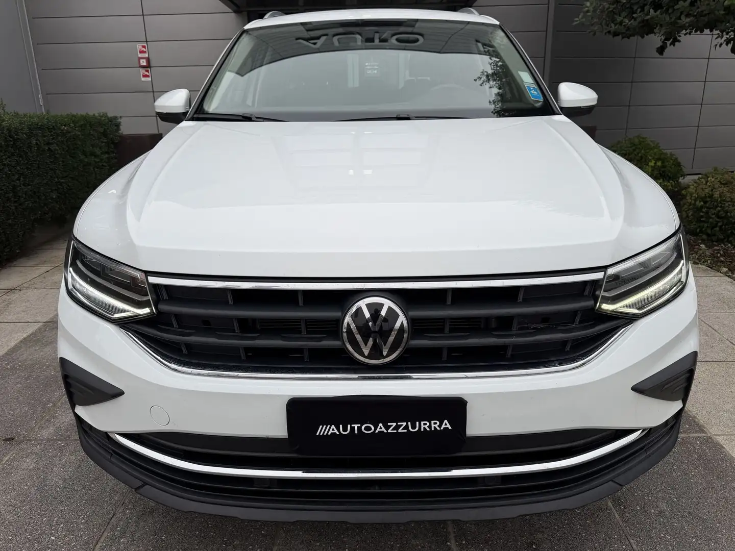 Volkswagen Tiguan Tiguan 2.0 TDI 150 CV SCR DSG Life *PROMO AZZURRA Bianco - 2