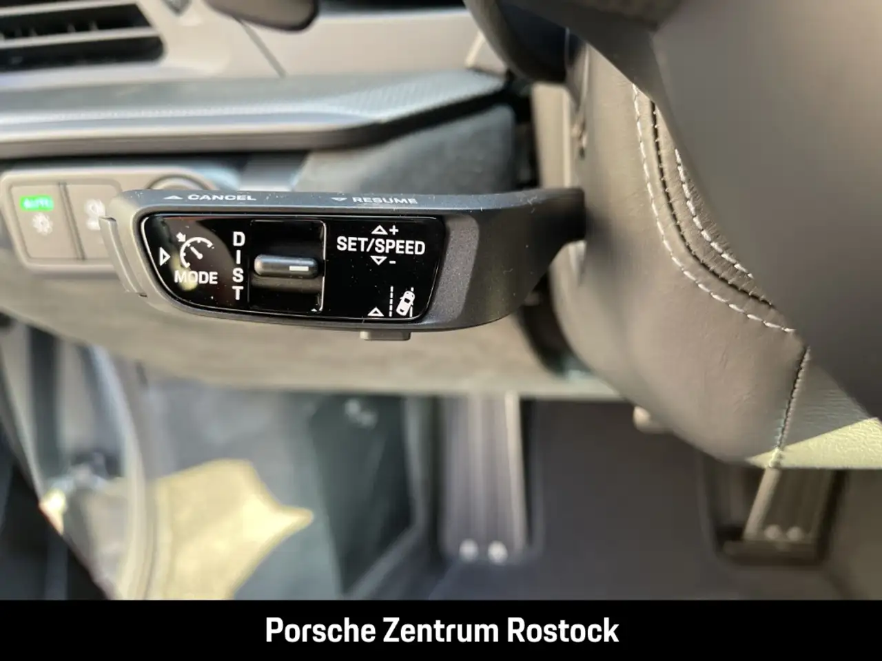 Porsche 992 911 Carrera GTS Cabriolet BOSE HA-Lenkung 13