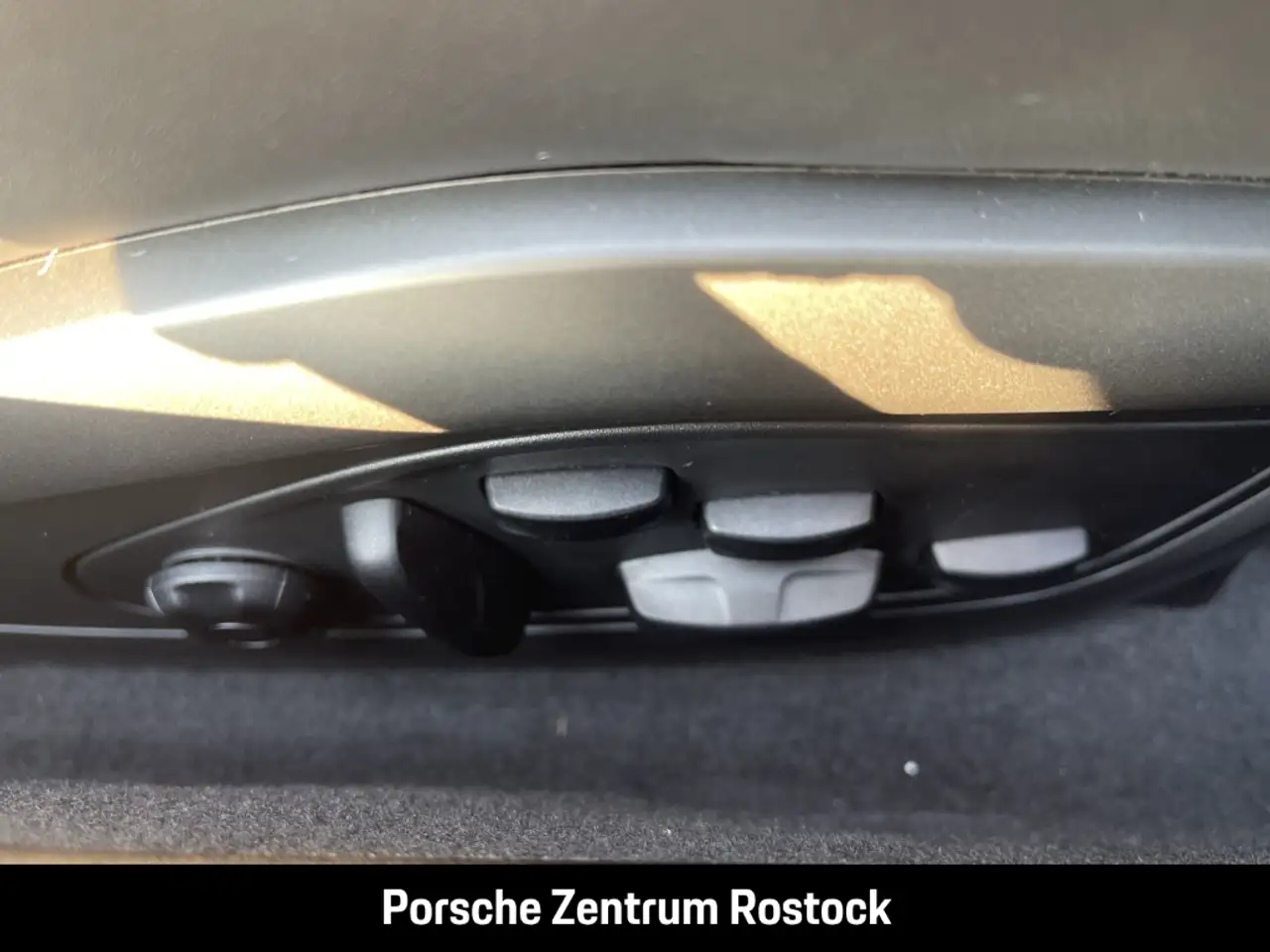 Porsche 992 911 Carrera GTS Cabriolet BOSE HA-Lenkung 12