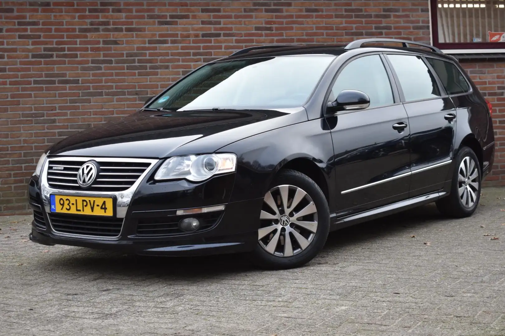 Volkswagen Passat Variant 1.6 TDI BlueMotion '10 Navi Cruise Schwarz - 1