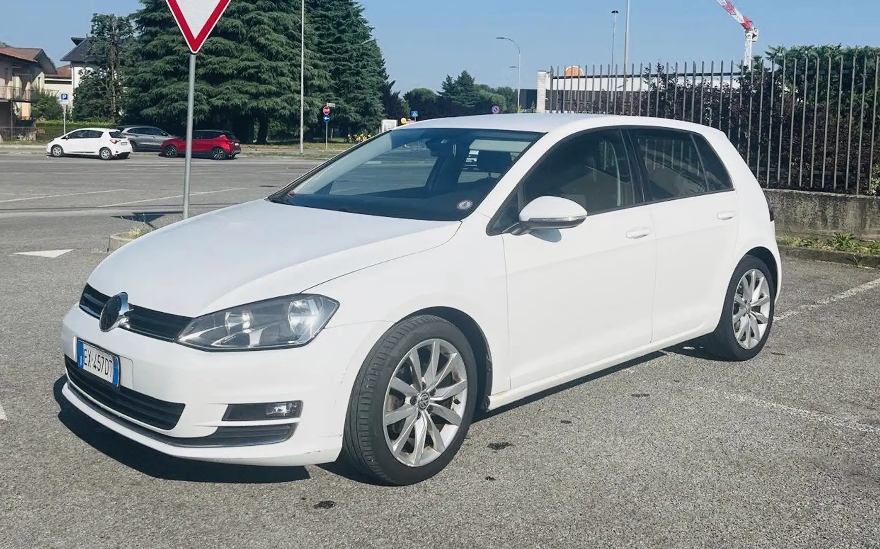 Volkswagen Golf 5p 1.6 tdi Highline garanzia 12 mesi Bianco - 1