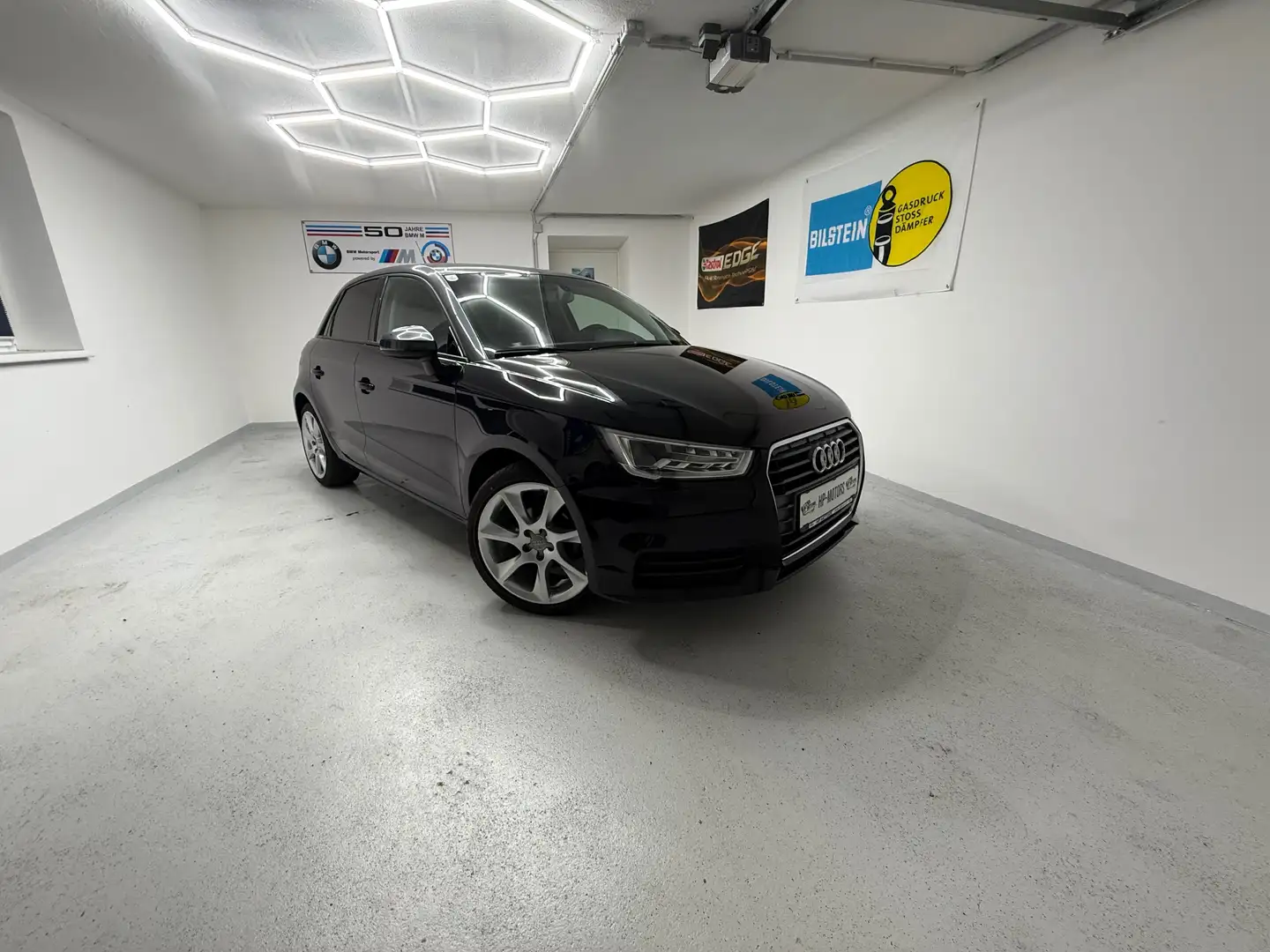 Audi A1 A1 SB 1,0 TFSI intense*GARANTIE*NAVI*SITZHEIZUNG* Schwarz - 1