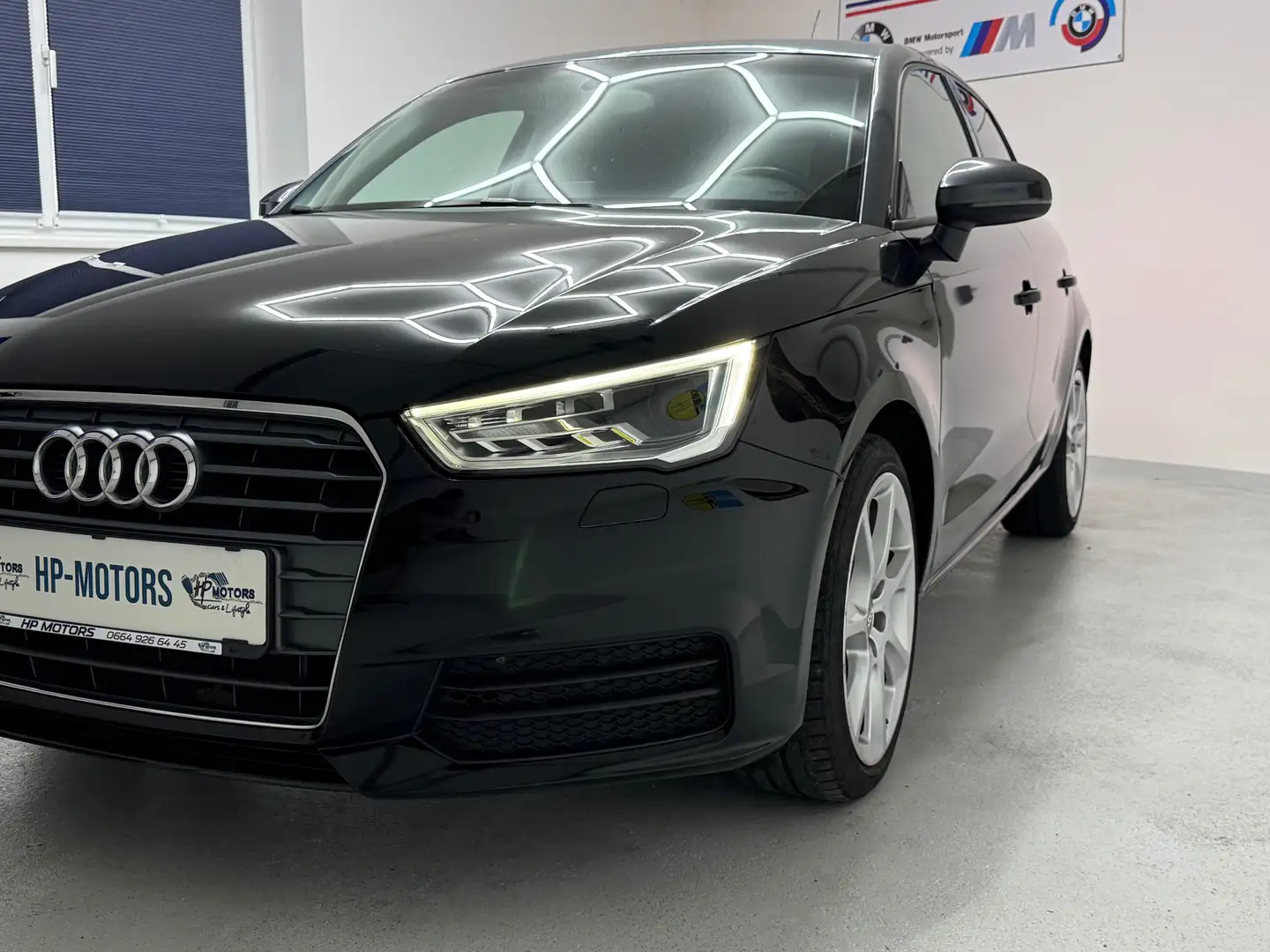 Audi A1 A1 SB 1,0 TFSI intense*GARANTIE*NAVI*SITZHEIZUNG* Schwarz - 2