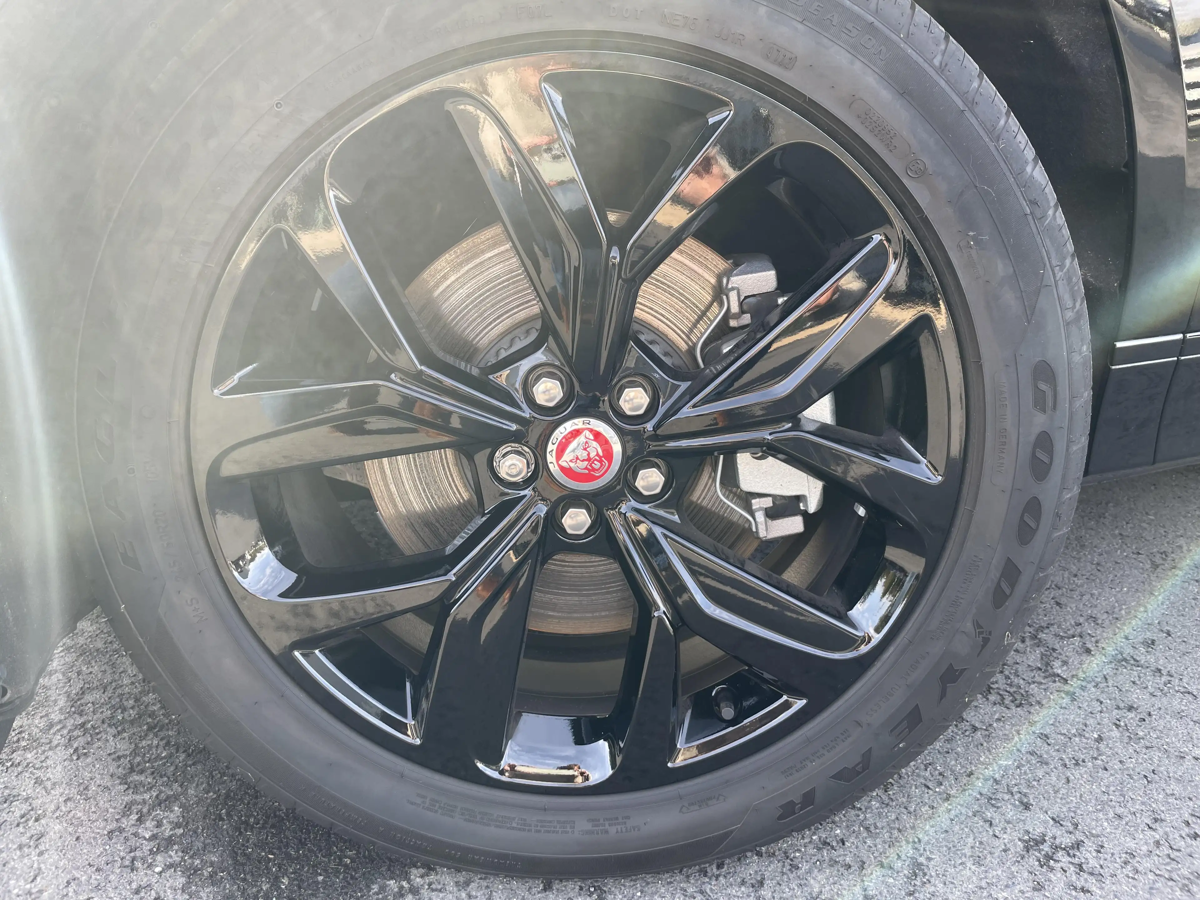 Jaguar I-Pace EV400 Limited Edition — photo 10