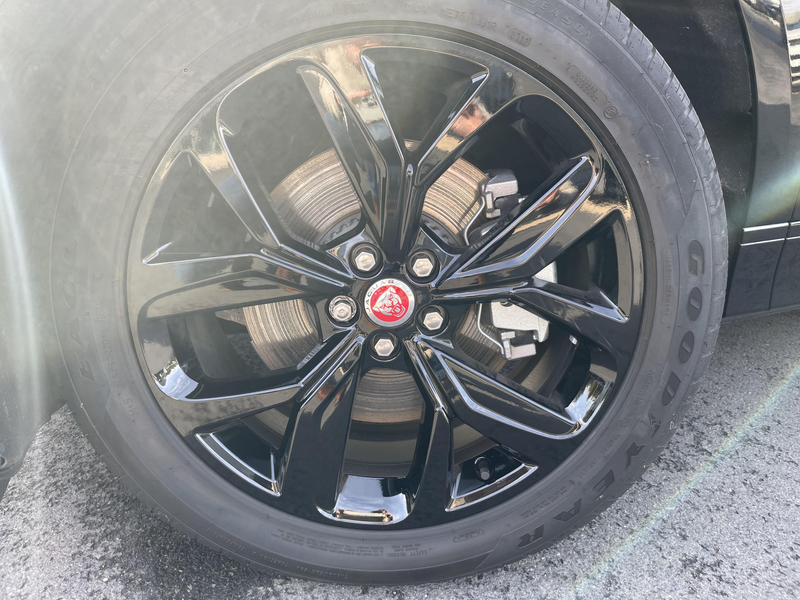 Jaguar I-Pace EV400 Limited Edition — photo 10