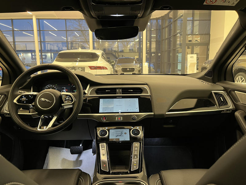 Jaguar I-Pace EV400 Limited Edition — photo 7