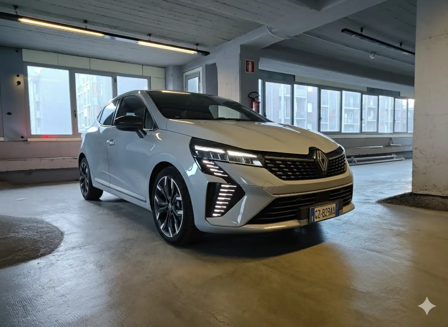 Renault Clio techno MY24 ECO-G 100 Grau - 1