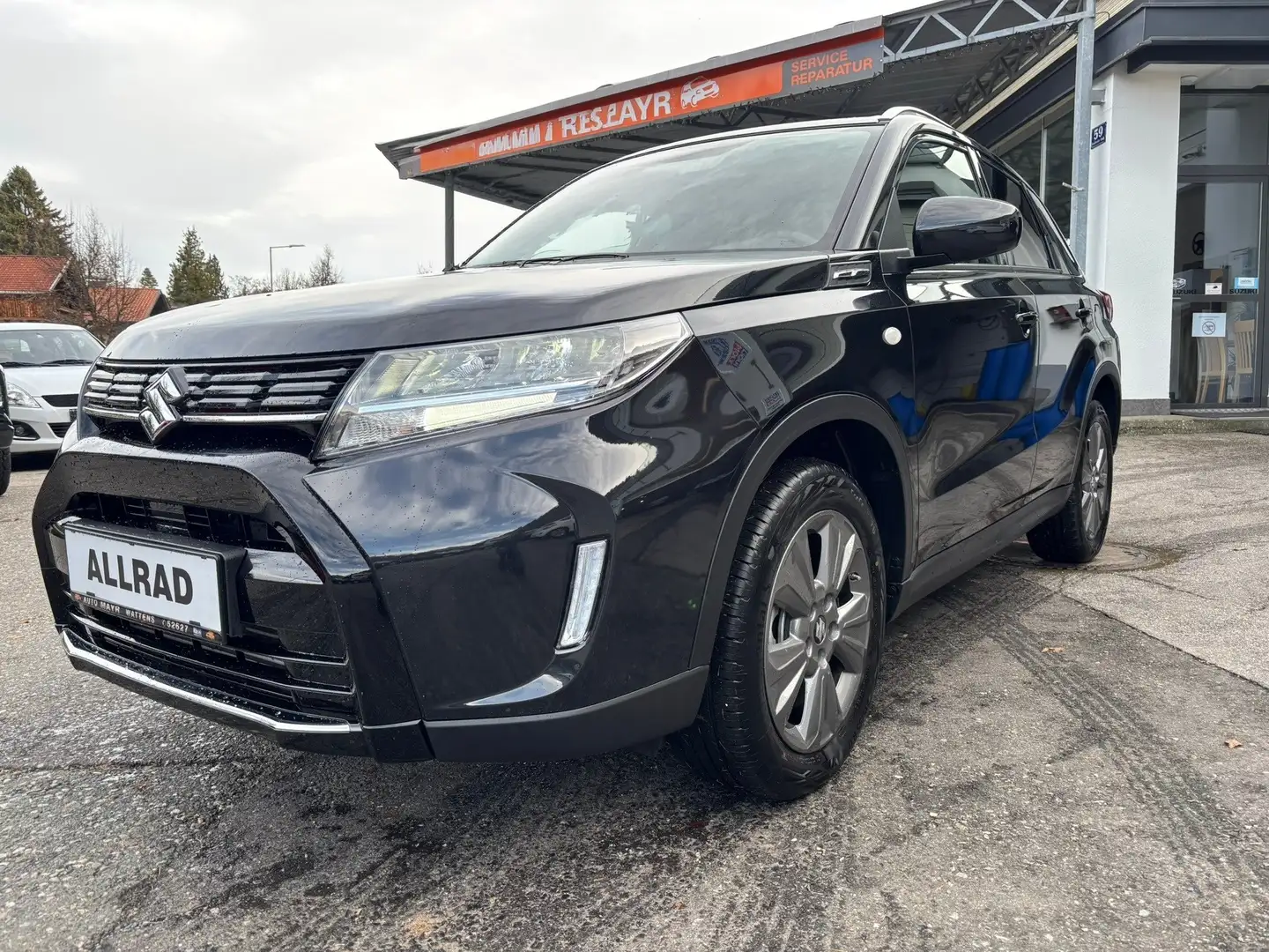 Suzuki Vitara 1,4 Hybrid ALLGRIP Shine Aut. Schwarz - 1