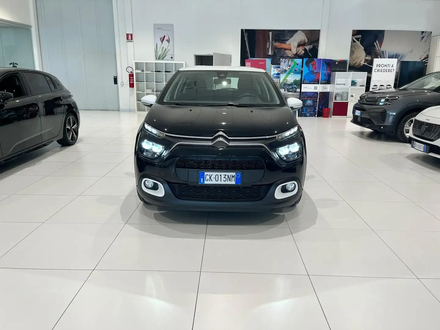 Citroen C3 C3 1.2 puretech Shine s PROMO FREEDOM Nero - 2