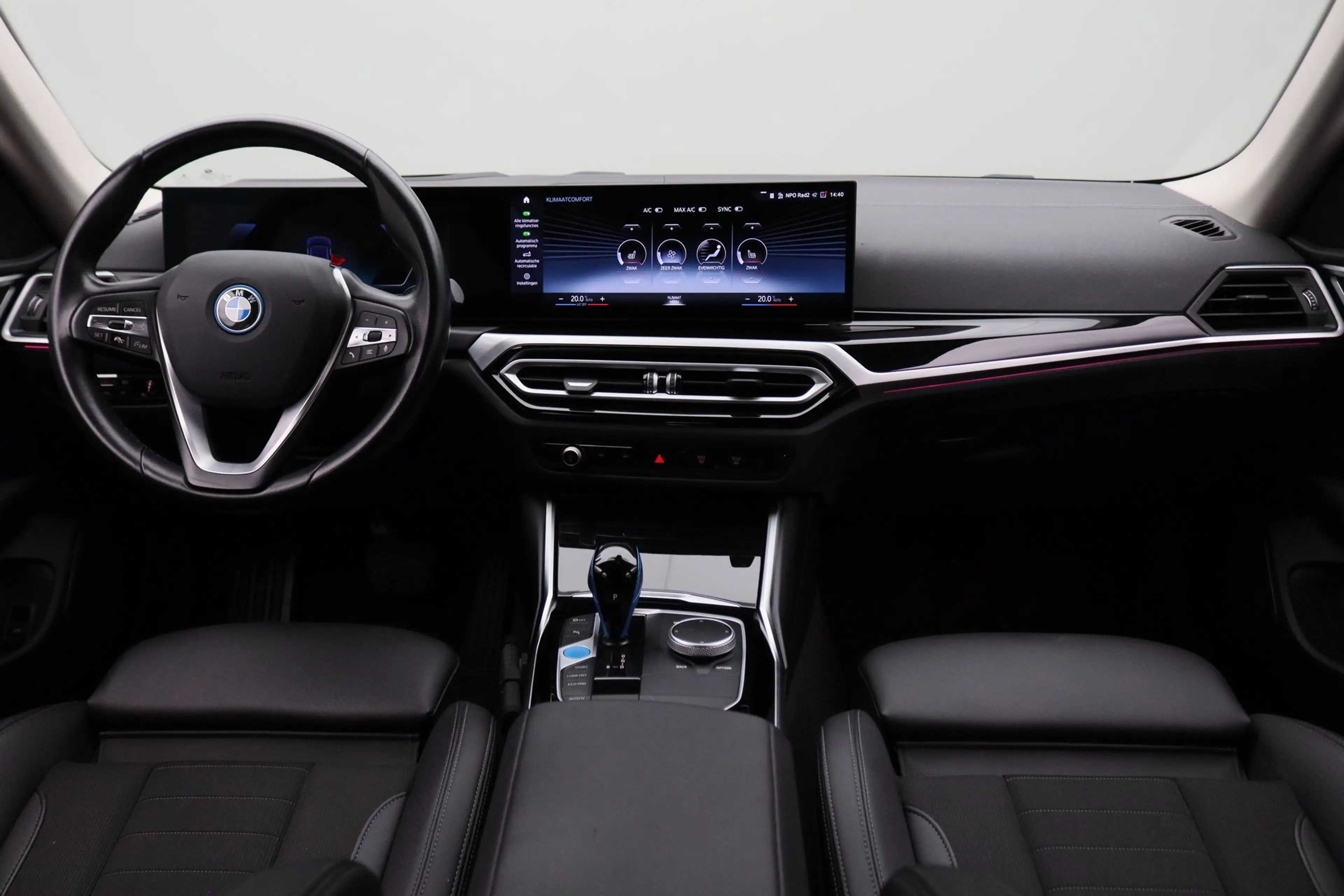 BMW i4 eDrive40 84 kWh | Achteruitrijcamera | BMW Live Co — photo 3