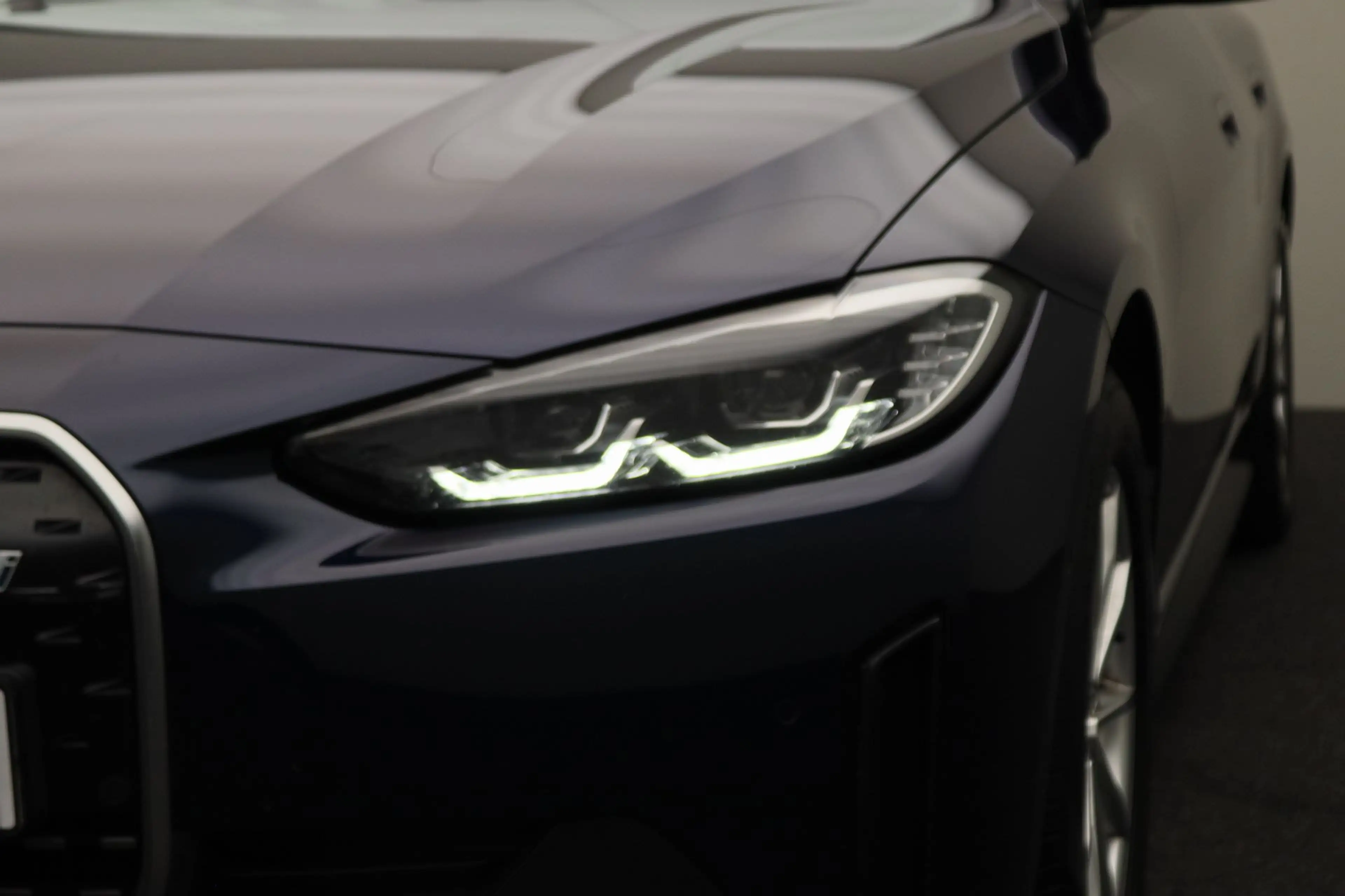 BMW i4 eDrive40 84 kWh | Achteruitrijcamera | BMW Live Co — photo 14