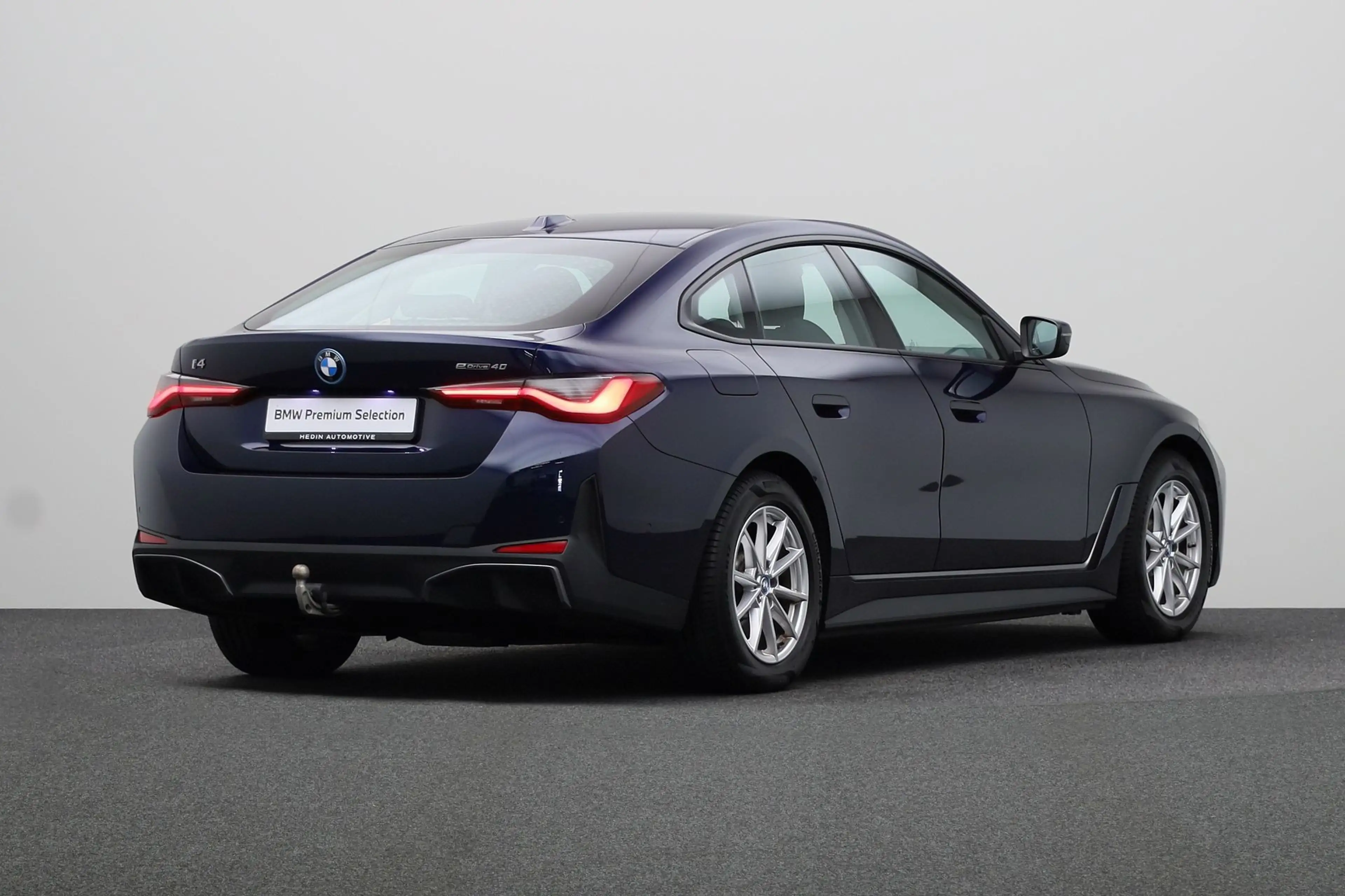 BMW i4 eDrive40 84 kWh | Achteruitrijcamera | BMW Live Co — photo 2