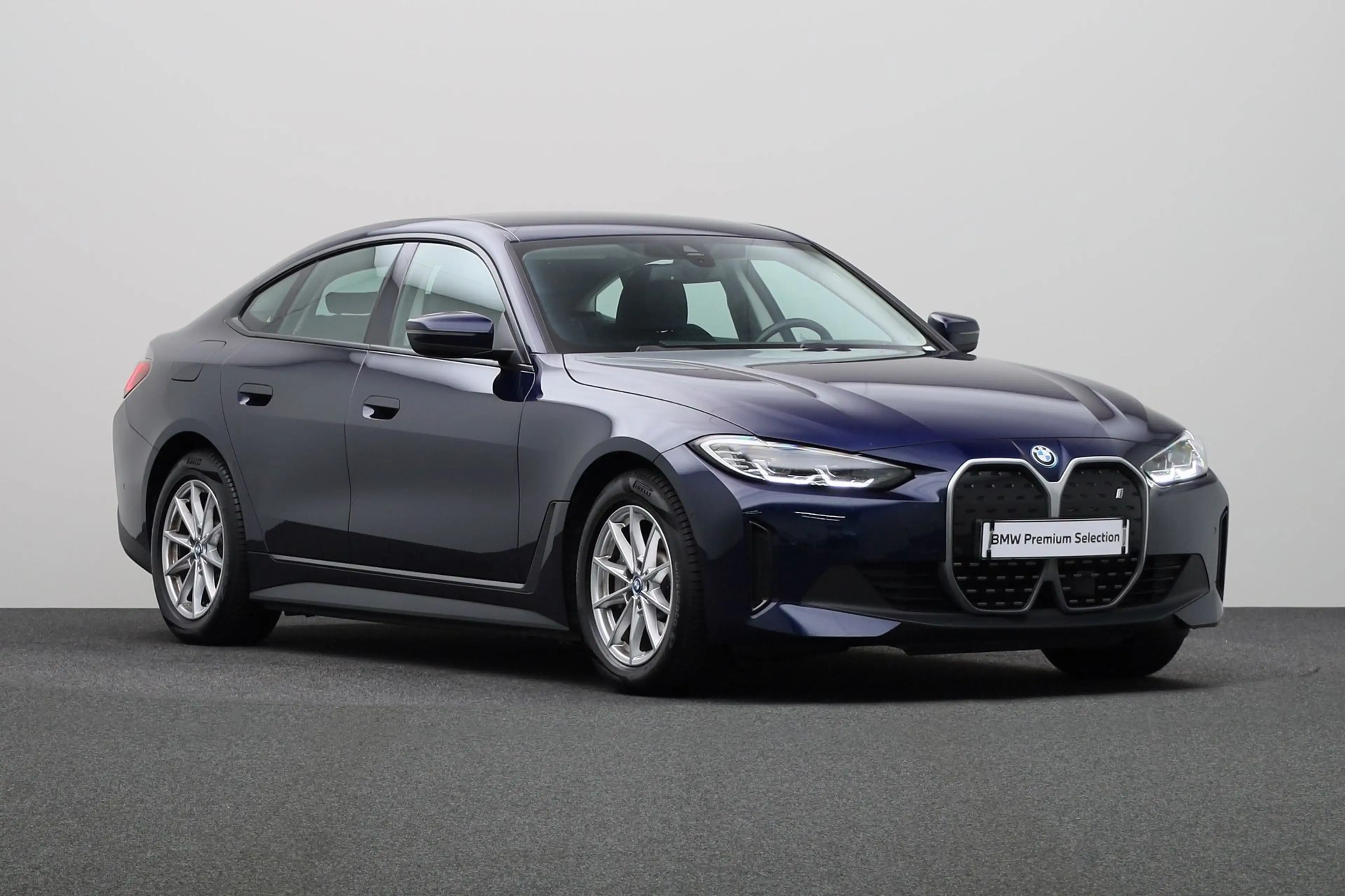BMW i4 eDrive40 84 kWh | Achteruitrijcamera | BMW Live Co — photo 13