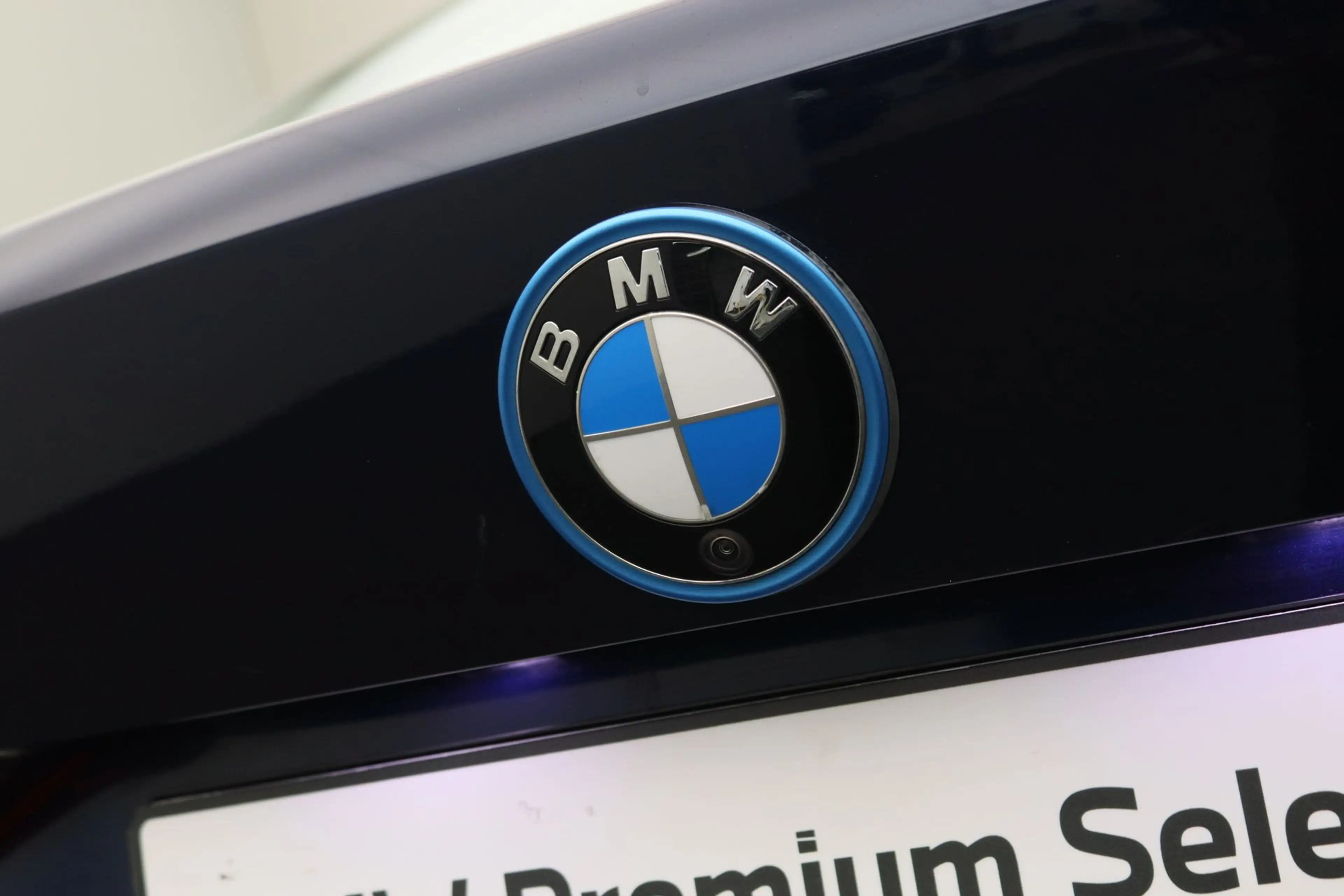BMW i4 eDrive40 84 kWh | Achteruitrijcamera | BMW Live Co — photo 11