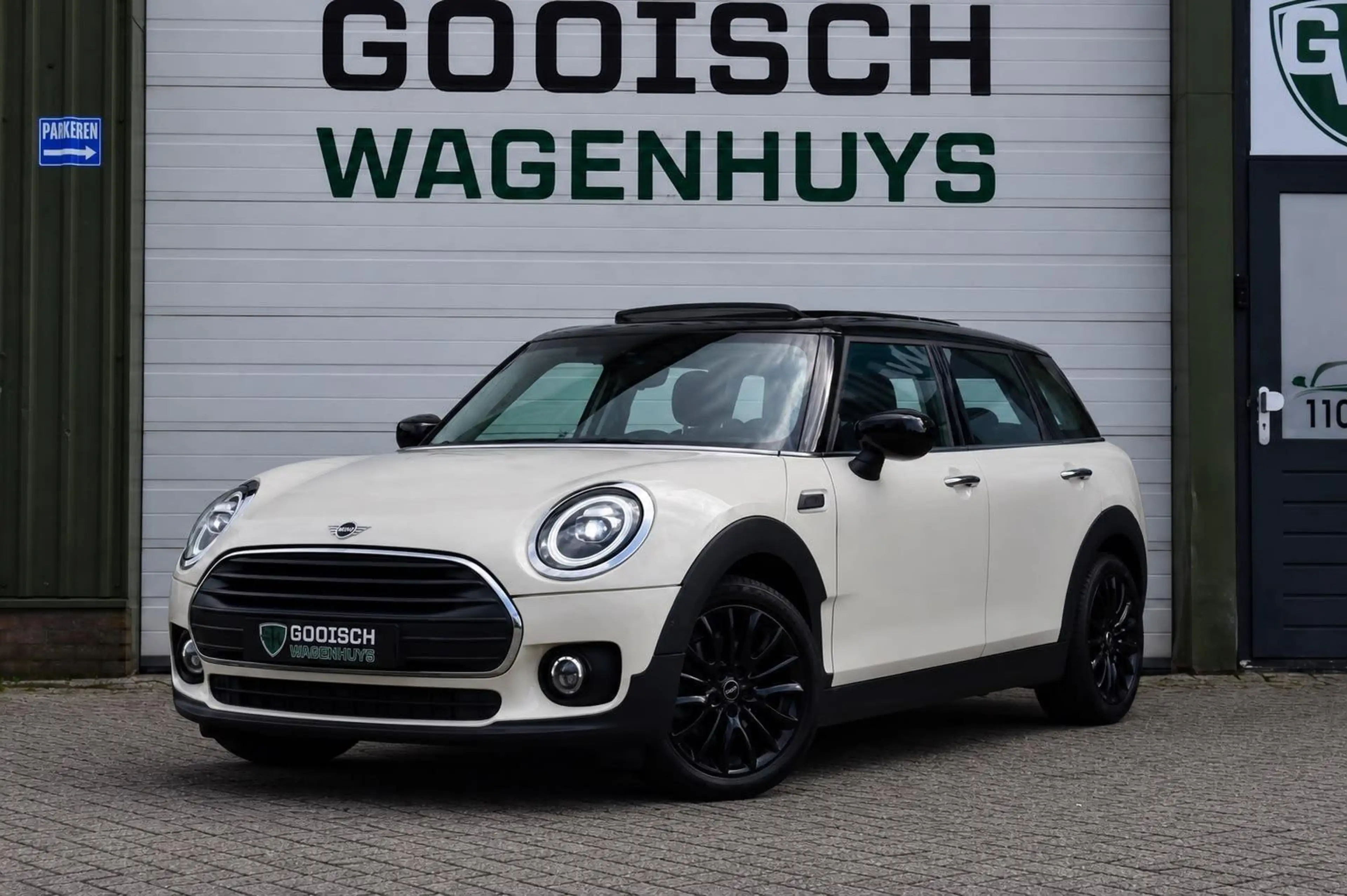 MINI Cooper Clubman 1.5 Business Ed. | Panoramdak | Carplay | LED |