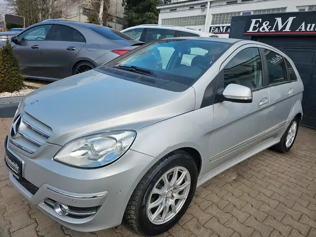 Mercedes-Benz B 200 CDI Automatik*SPORTPAKET*NAVI*XENON*PDC*SHZ
