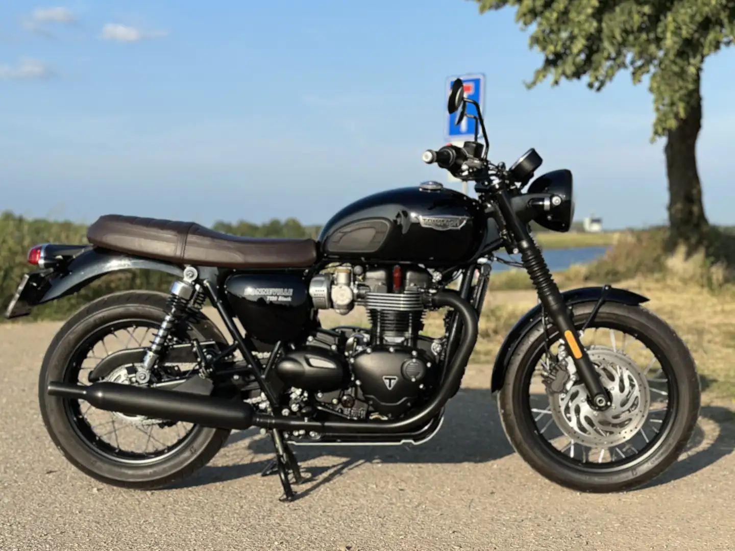 Triumph Bonneville T120 Black met cruise control en handvatverwarming Noir - 1