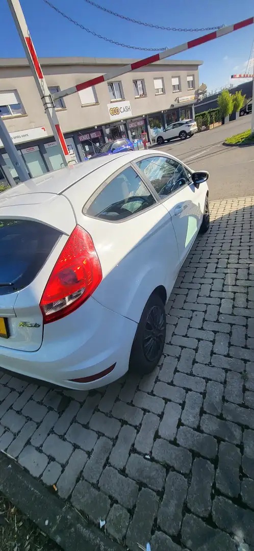 Ford Fiesta 1.4 Autom. Titanium - 2