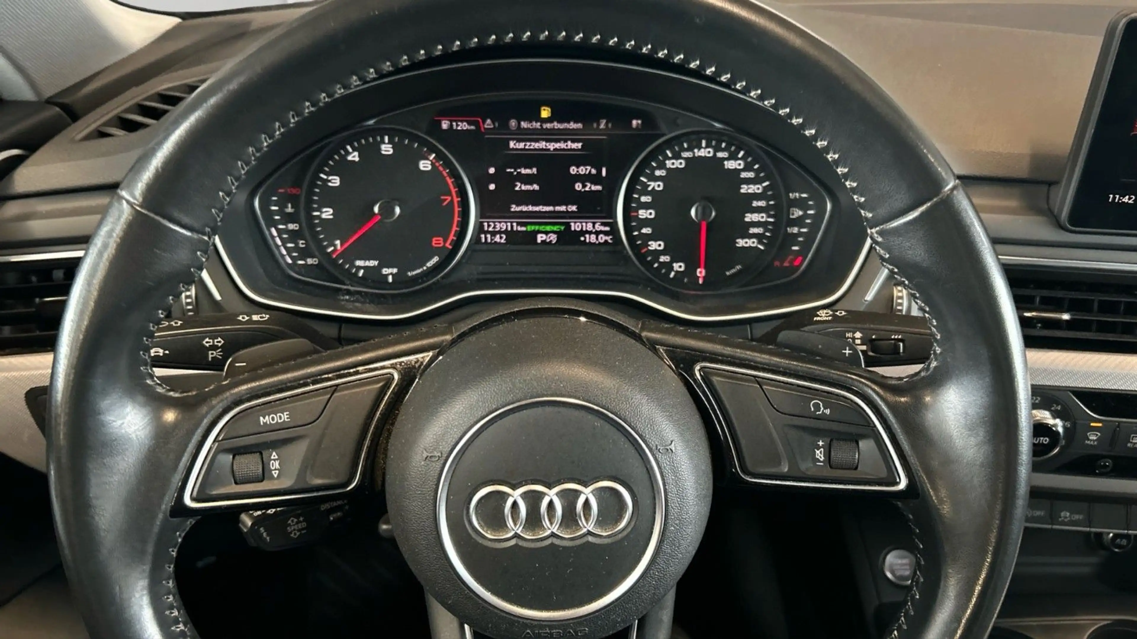 Audi A4 Lim. 40 TFSI sport Nani SportSitze SHZ PDCV&H — photo 9