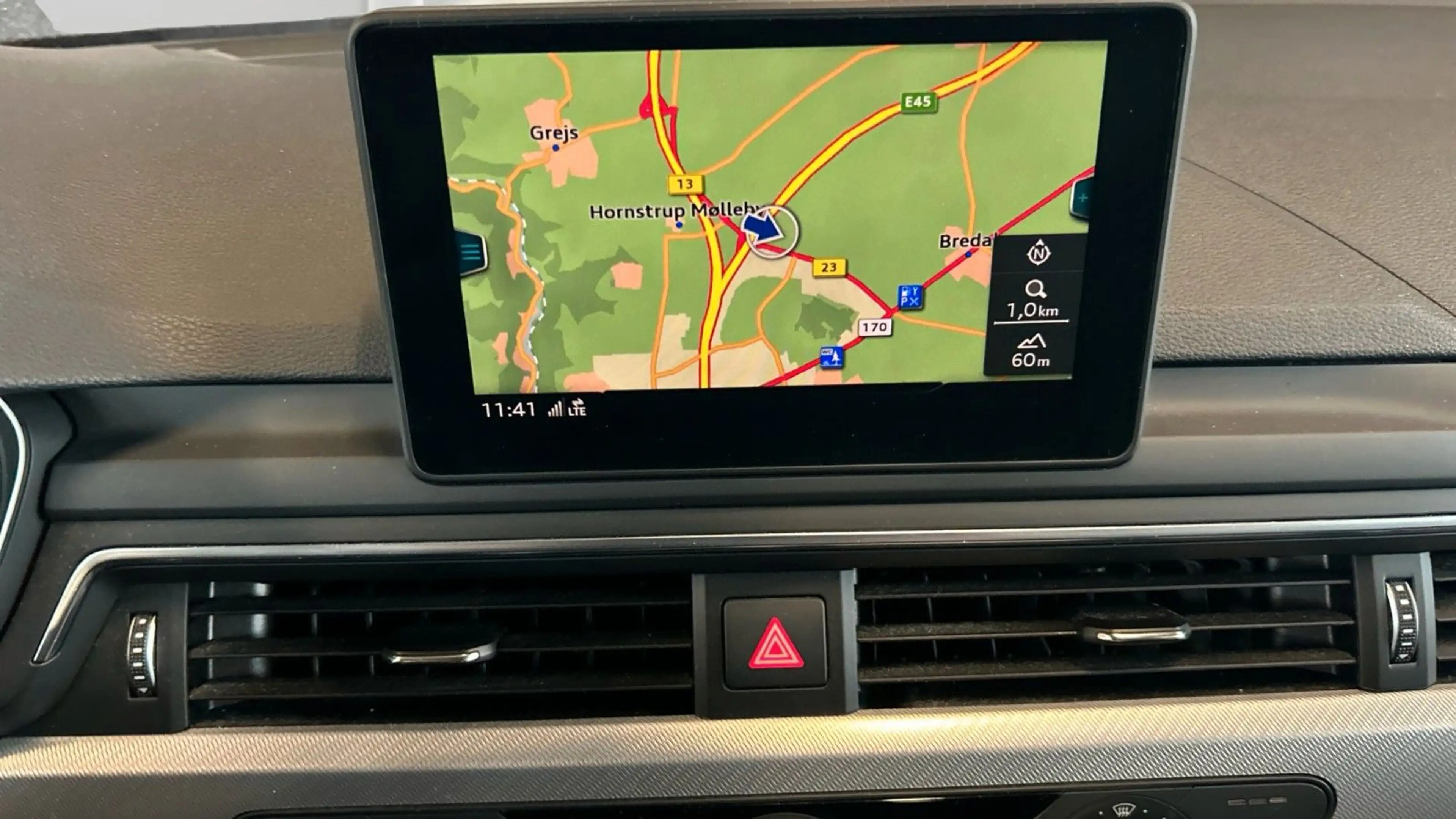 Audi A4 Lim. 40 TFSI sport Nani SportSitze SHZ PDCV&H — photo 7